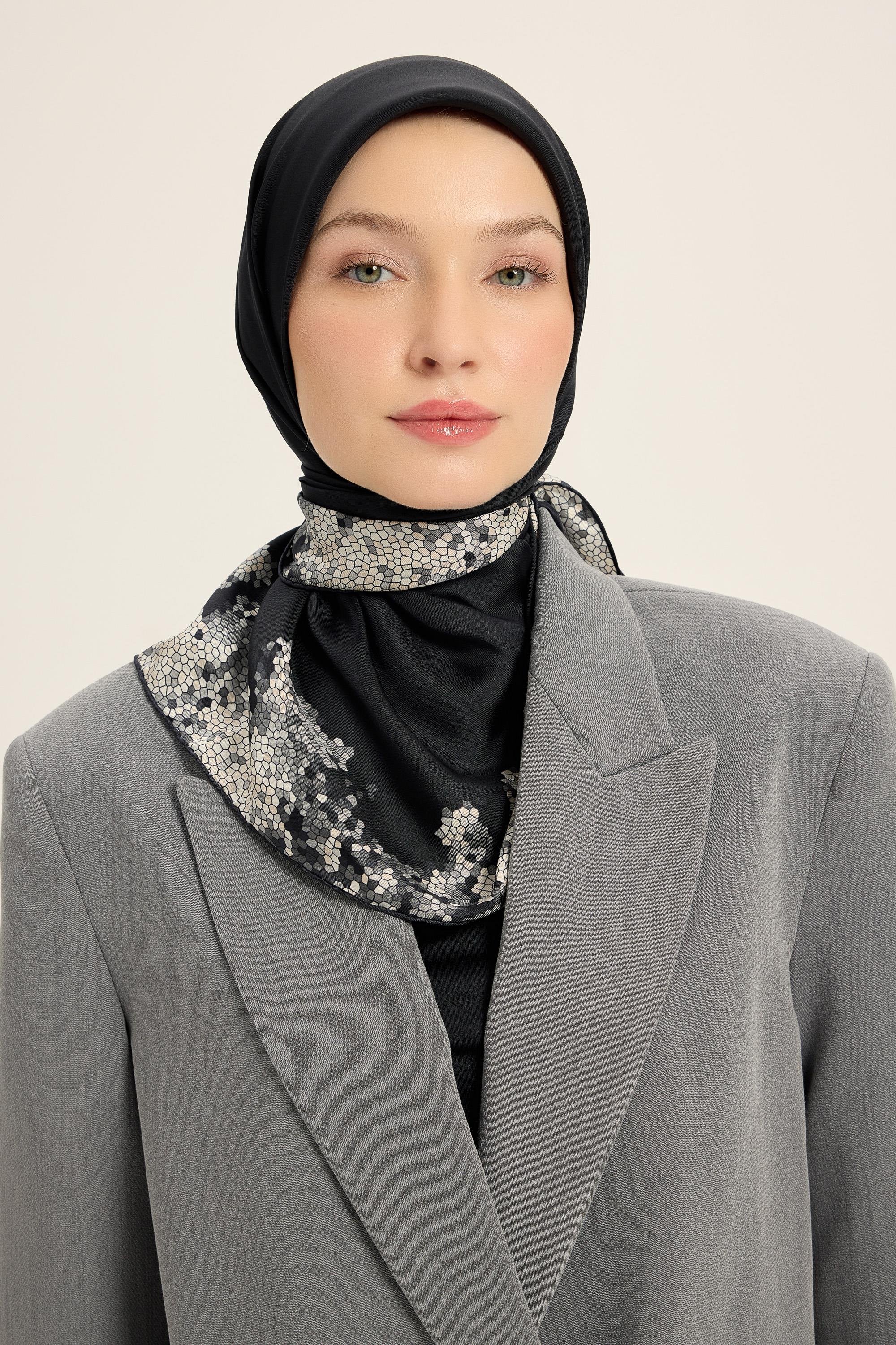 GİNA TİVİL İPEK EŞARP 90*90 CM - SİYAH