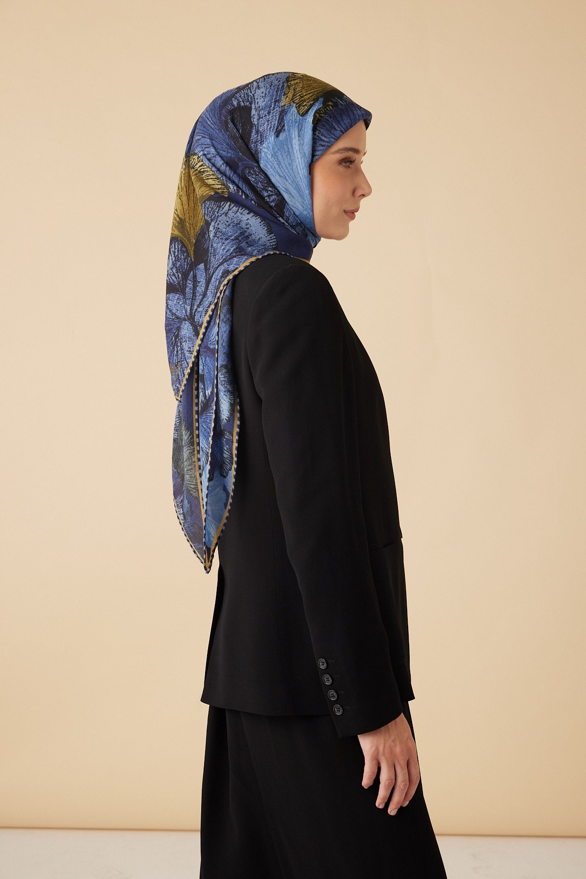 GİNKO YÜN ÜÇGEN ŞAL 140*140/2 CM - SARI LACİVERT