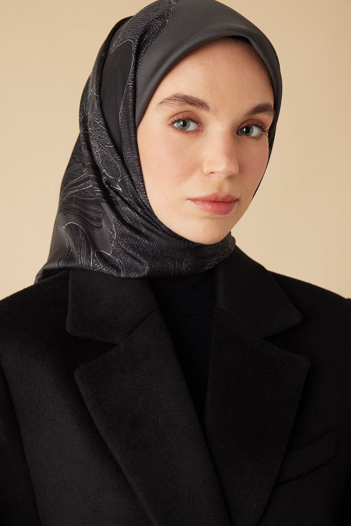 HALE TİVİL İPEK EŞARP 90*90 CM - ANTRASİT GRİ