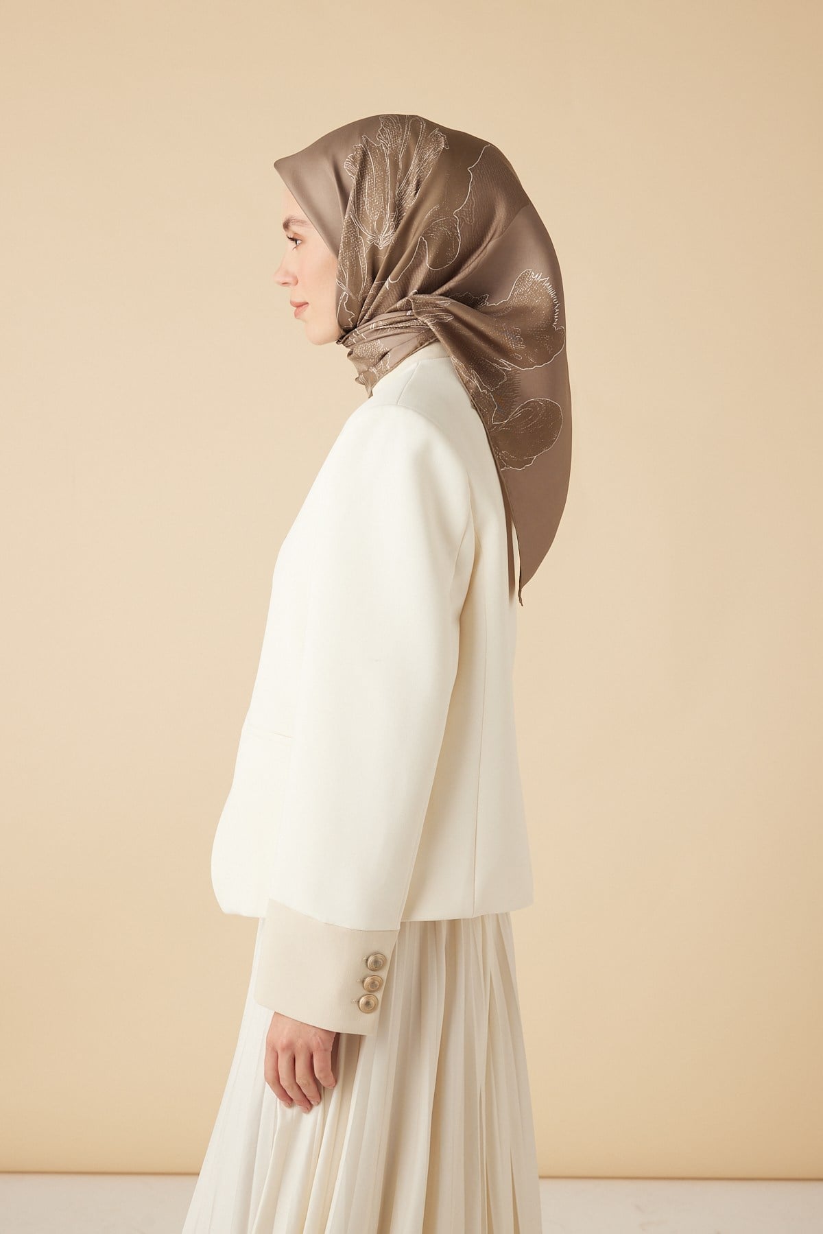 HALE TİVİL İPEK EŞARP 90*90 CM - SÜTLÜ KAHVE