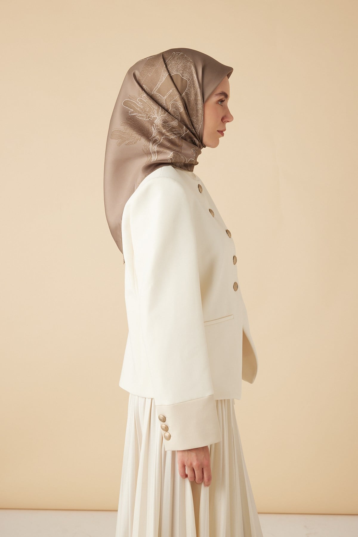 HALE TİVİL İPEK EŞARP 90*90 CM - SÜTLÜ KAHVE