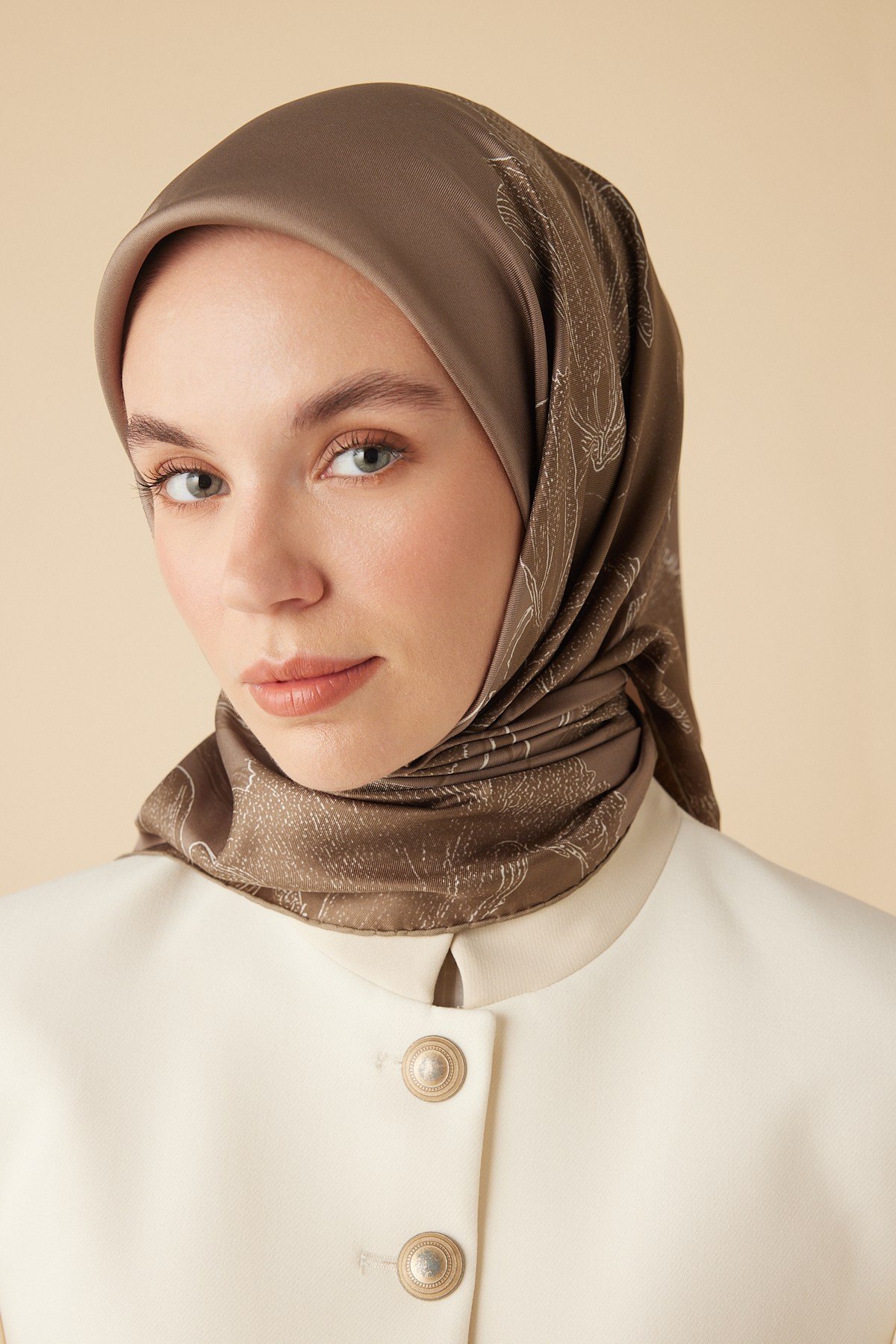 HALE TİVİL İPEK EŞARP 90*90 CM - SÜTLÜ KAHVE