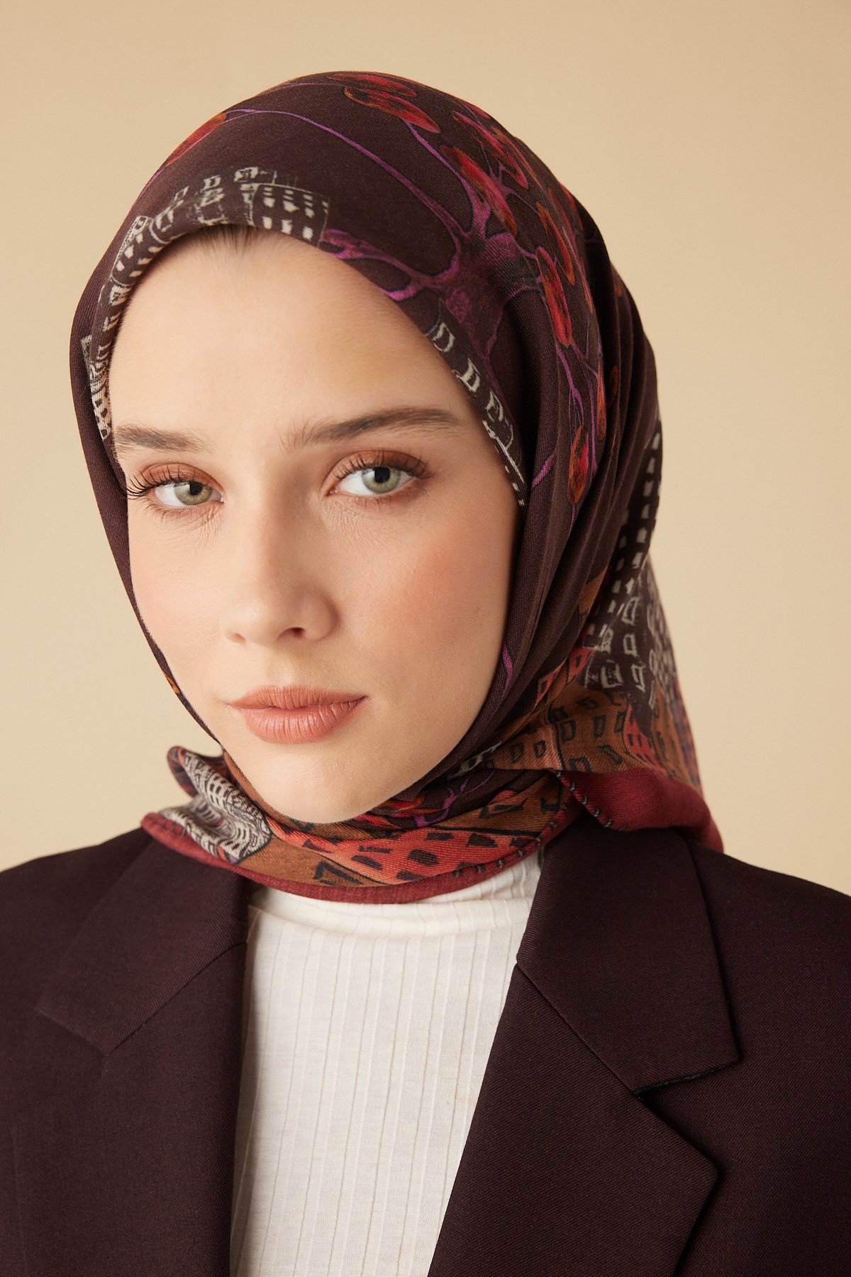 HAYAT YÜN ÜÇGEN ŞAL 140*140/2 CM - BORDO