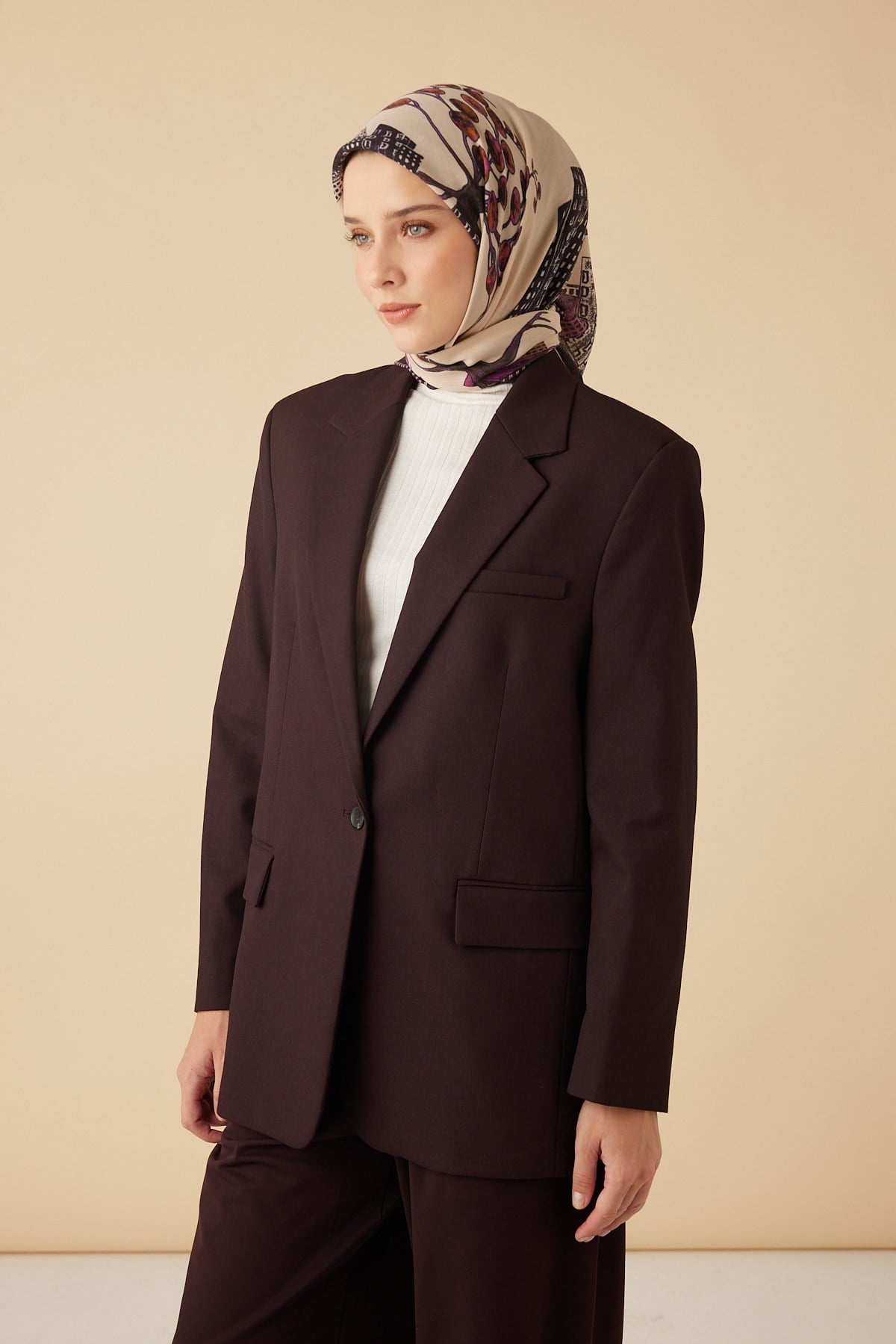 HAYAT YÜN ÜÇGEN ŞAL 140*140/2 CM - EKRU