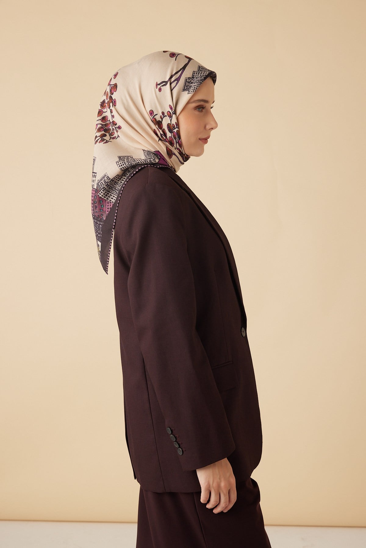 HAYAT YÜN ÜÇGEN ŞAL 140*140/2 CM - EKRU