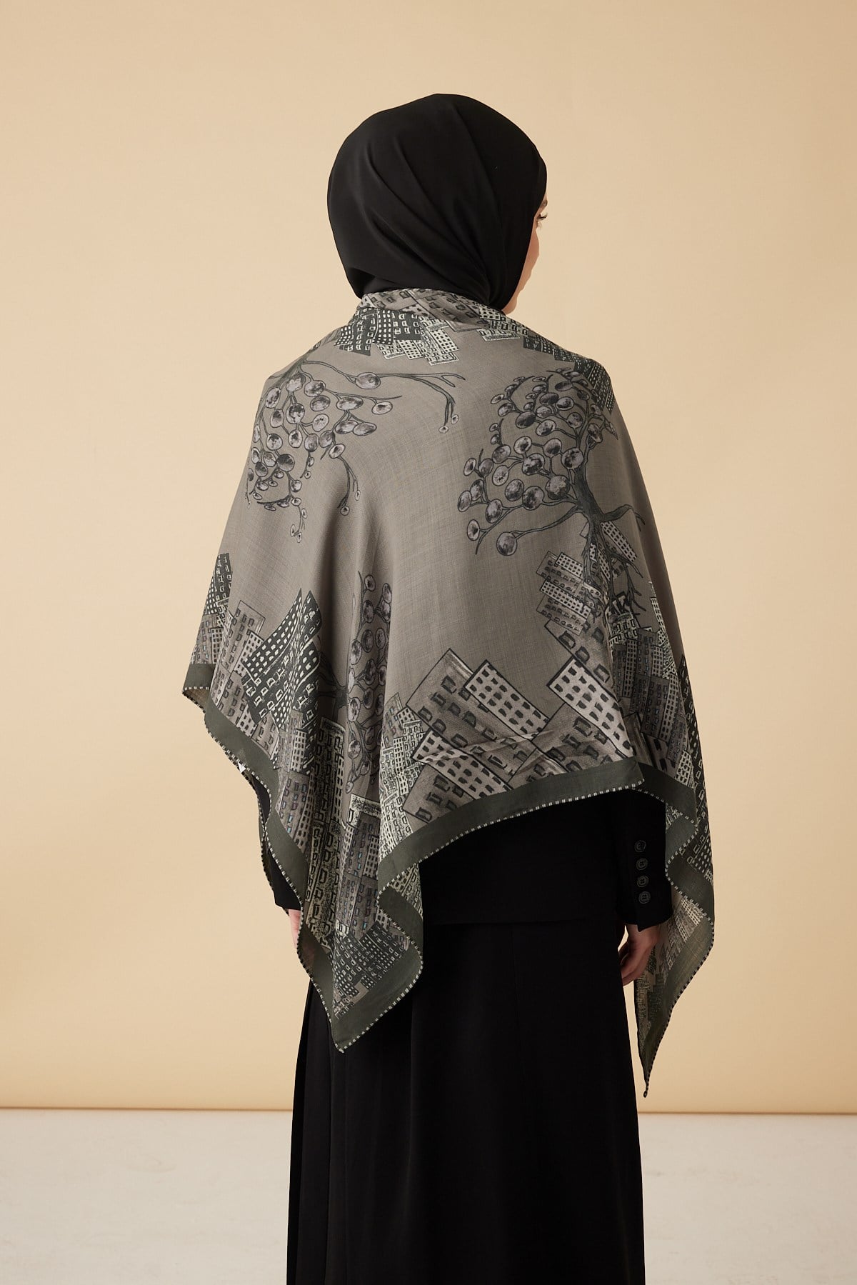 HAYAT YÜN ÜÇGEN ŞAL 140*140/2 CM - GRİ