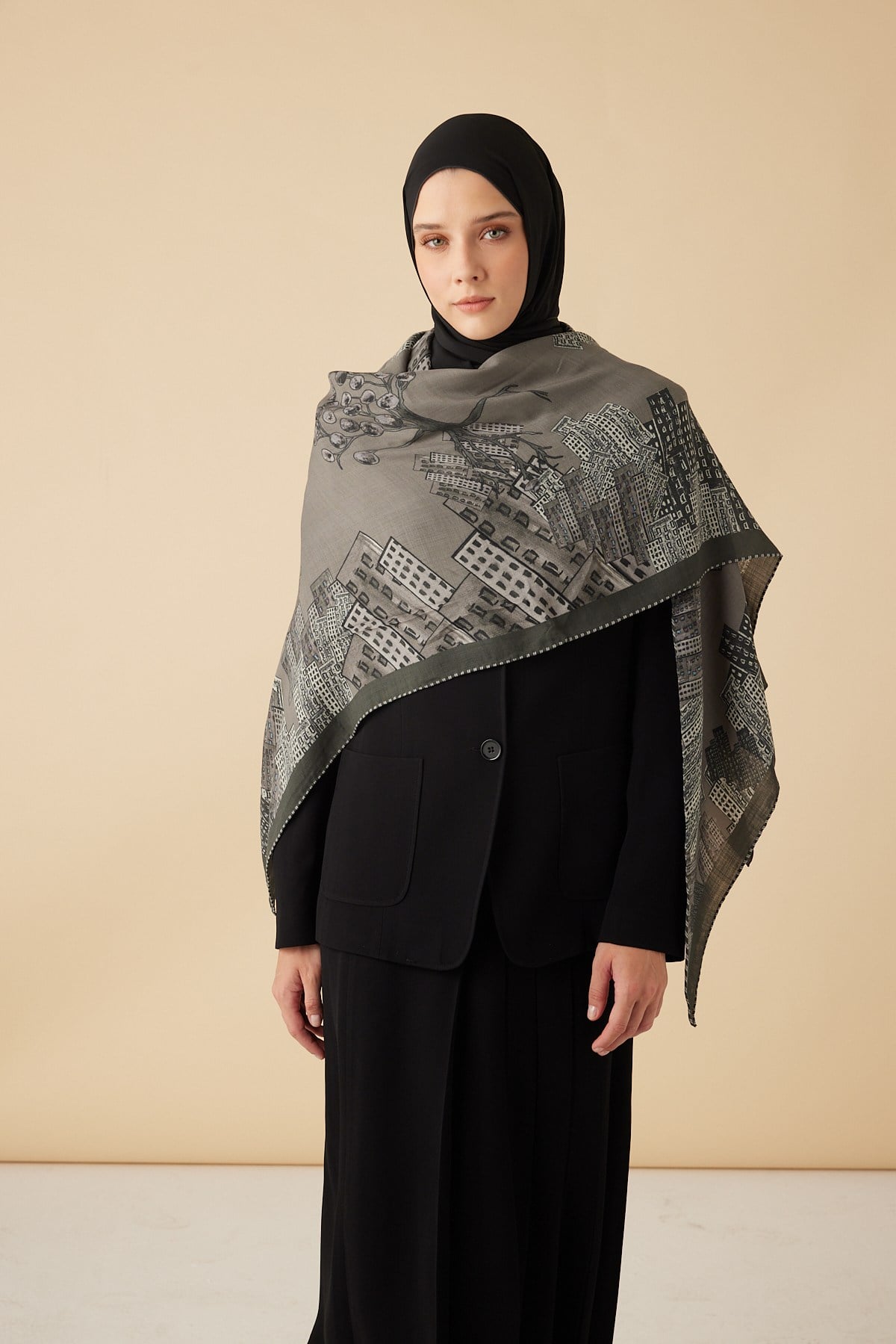 HAYAT YÜN ÜÇGEN ŞAL 140*140/2 CM - GRİ