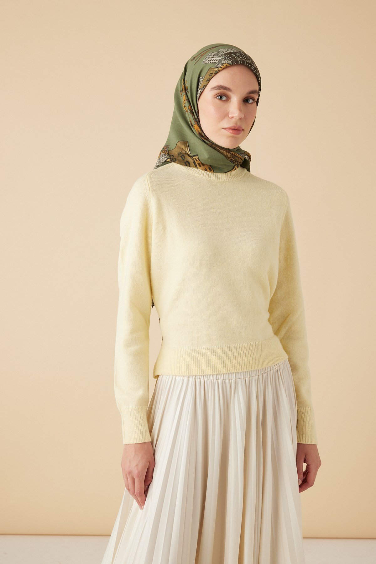 HAYAT YÜN ÜÇGEN ŞAL 140*140/2 CM - HAKİ