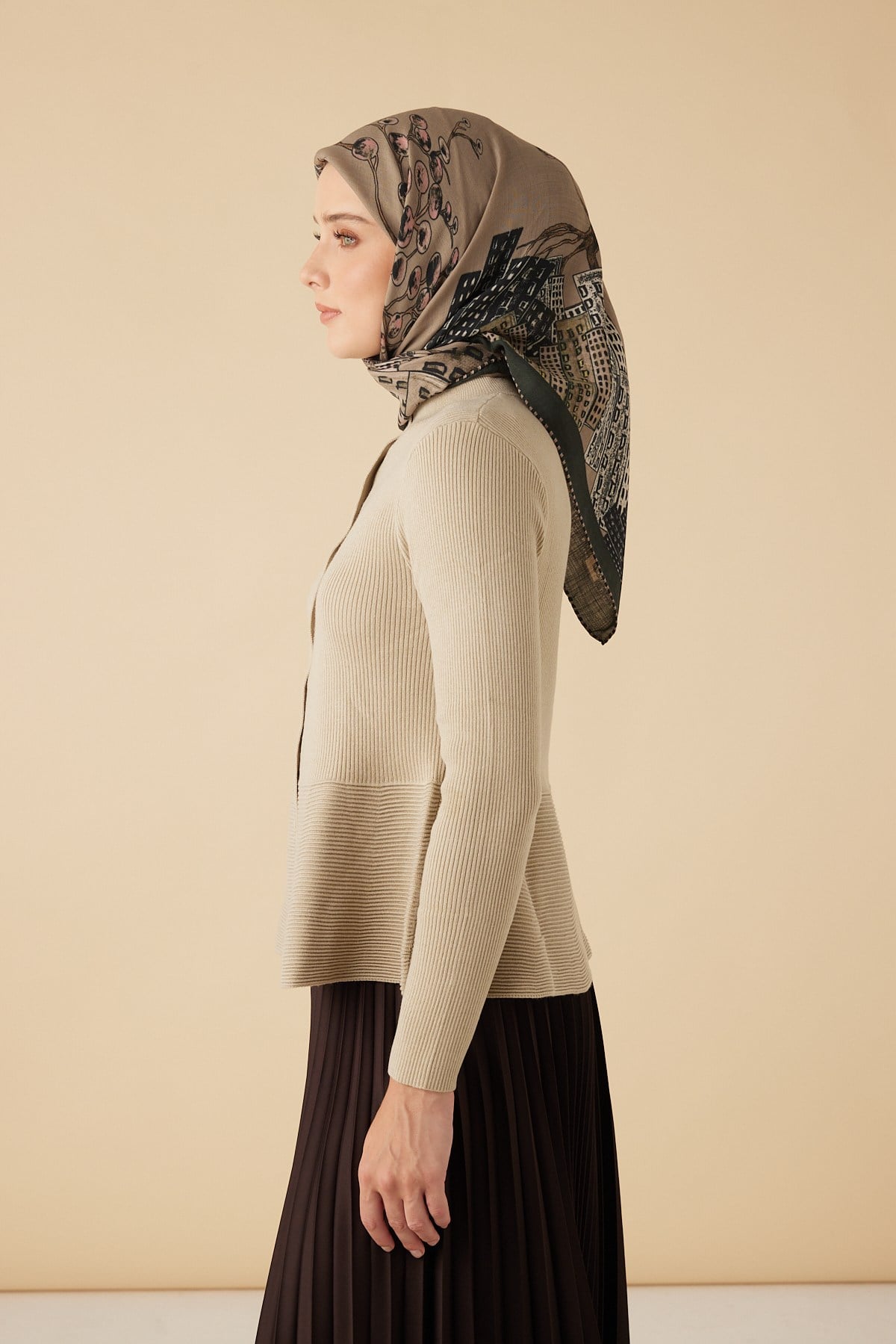 HAYAT YÜN ÜÇGEN ŞAL 140*140/2 CM - VİZON