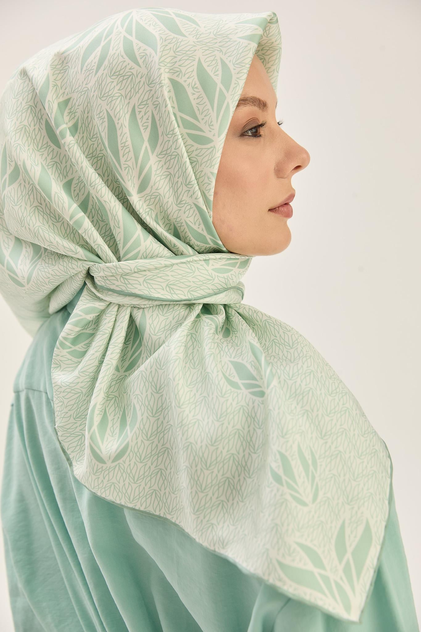 LAVİ TİVİL İPEK EŞARP 90*90 CM - YEŞİL