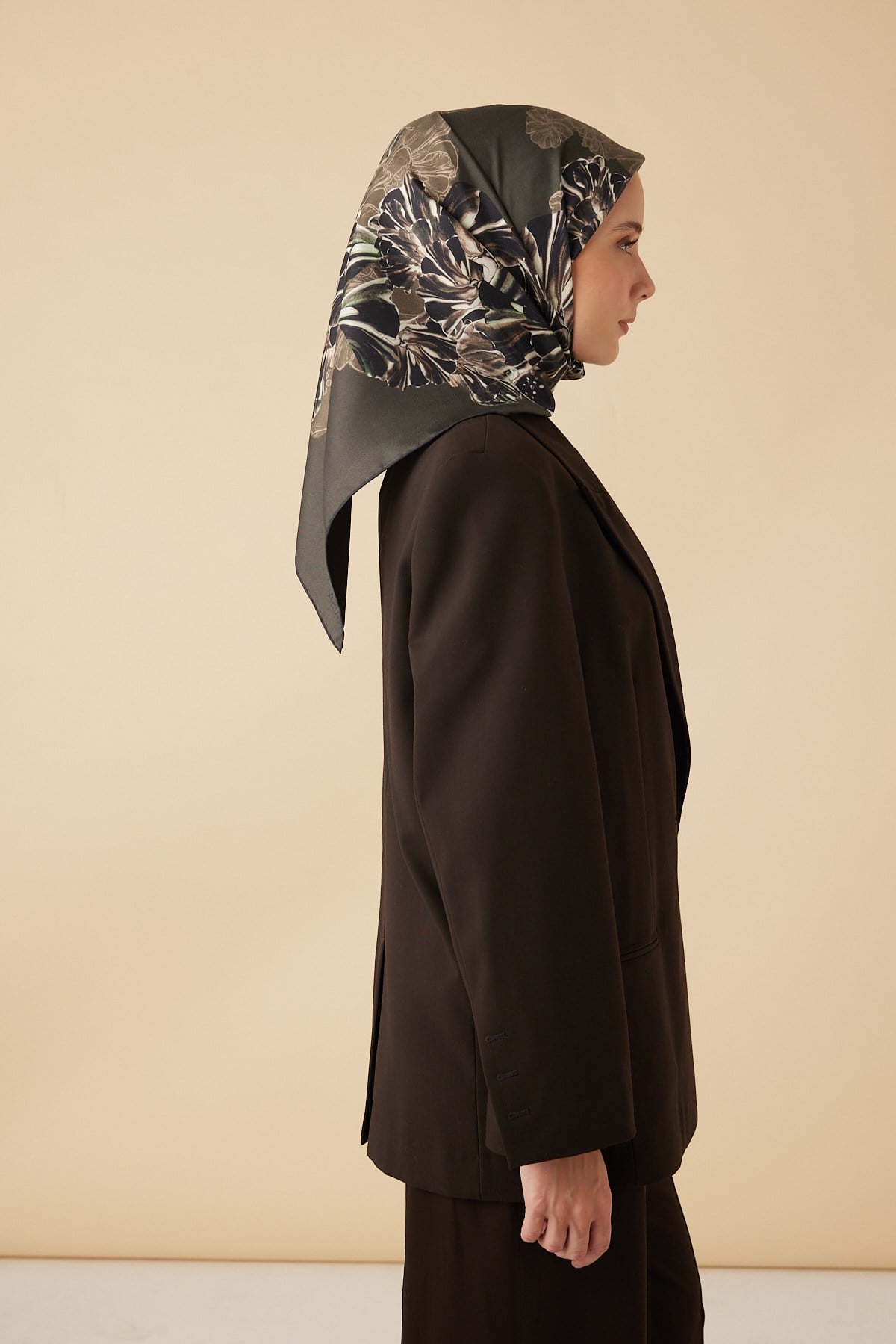 NEŞVE TİVİL İPEK EŞARP 90*90 CM - ACI KAHVE