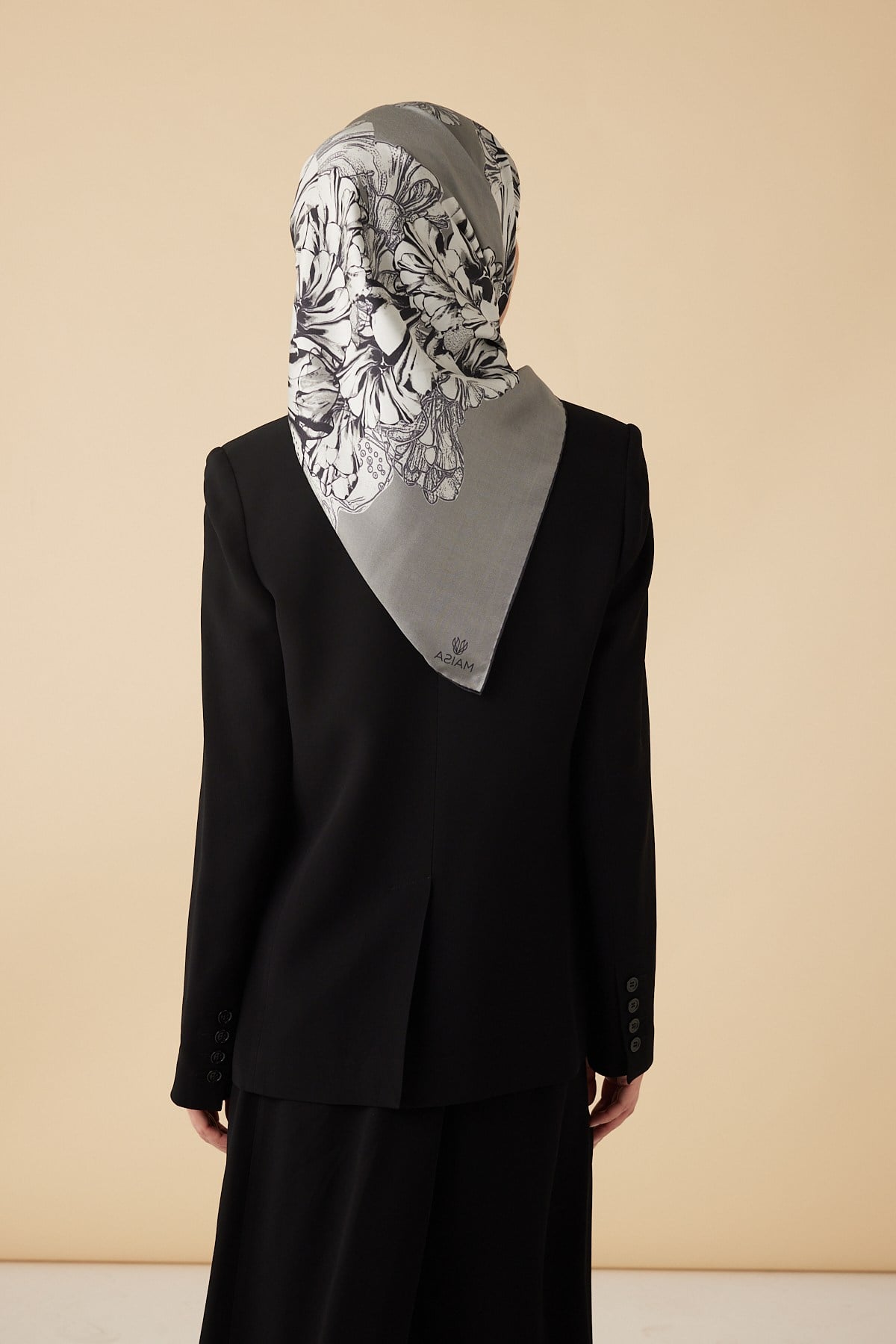 NEŞVE TİVİL İPEK EŞARP 90*90 CM - GRİ