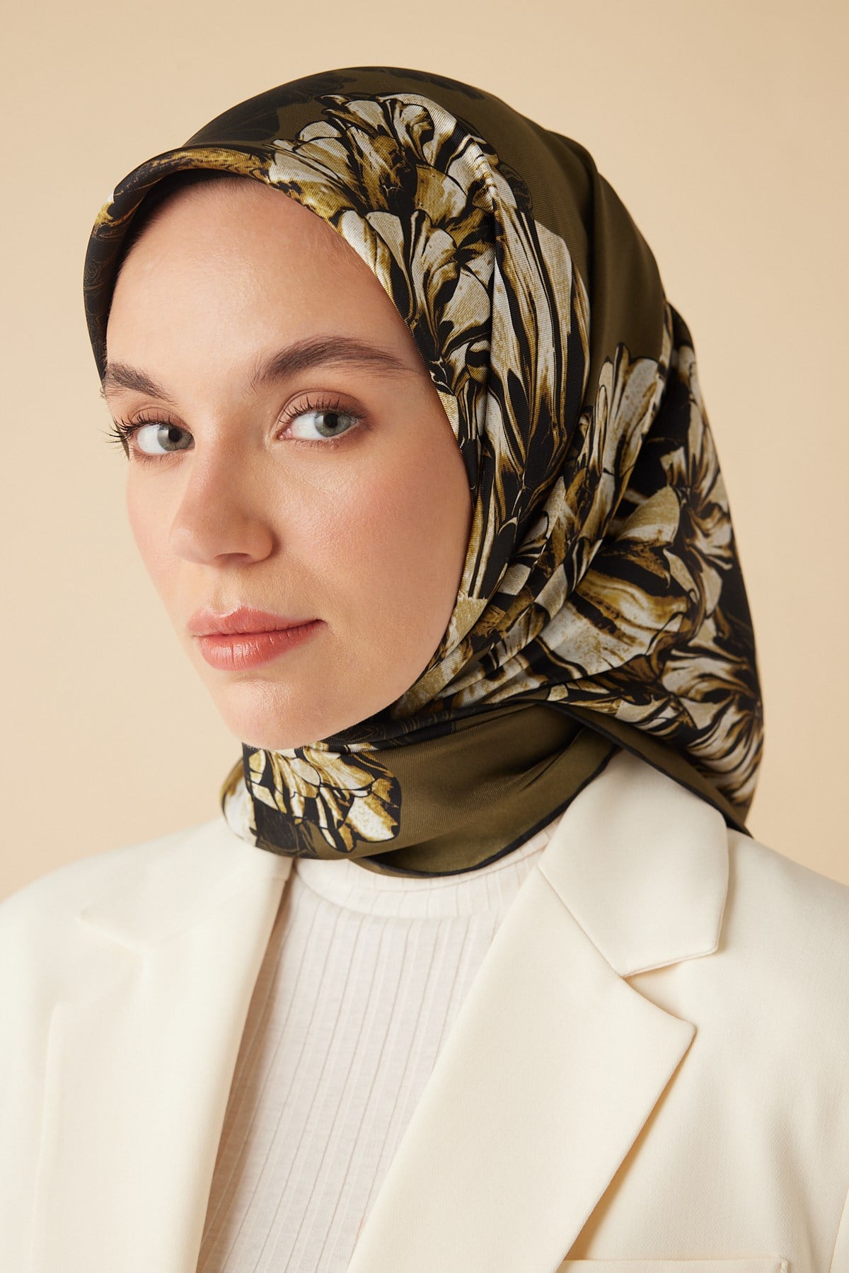 NEŞVE TİVİL İPEK EŞARP 90*90 CM - HAKİ