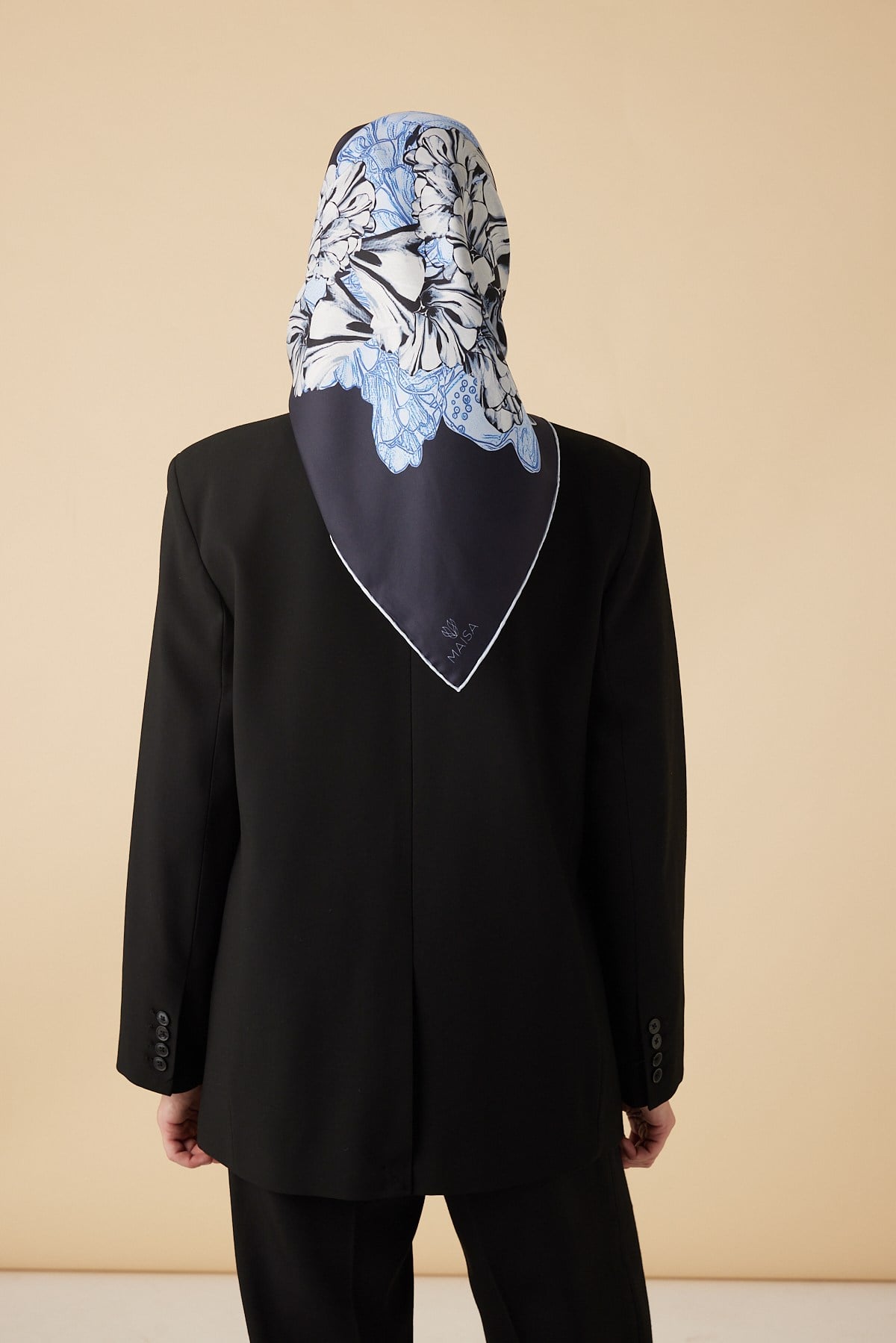 NEŞVE TİVİL İPEK EŞARP 90*90 CM - LACİVERT