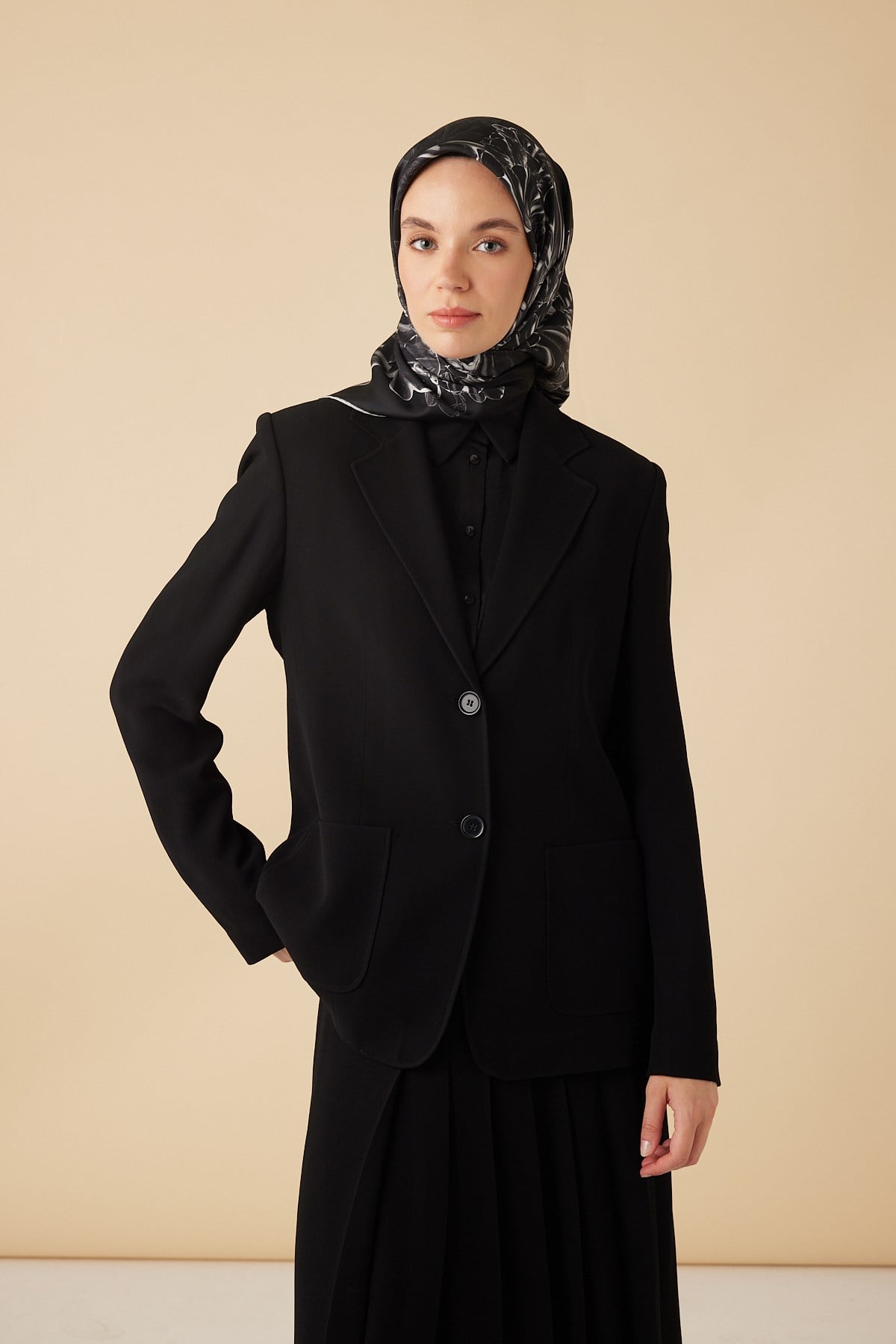 NEŞVE TİVİL İPEK EŞARP 90*90 CM - SİYAH