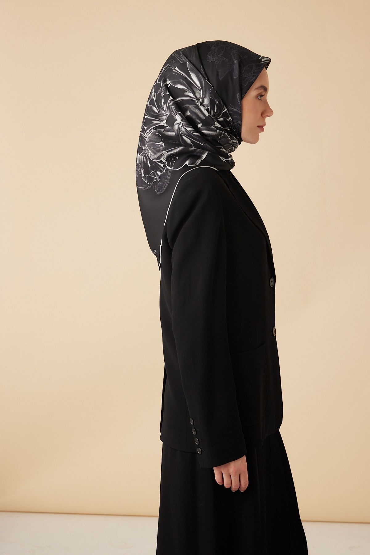 NEŞVE TİVİL İPEK EŞARP 90*90 CM - SİYAH