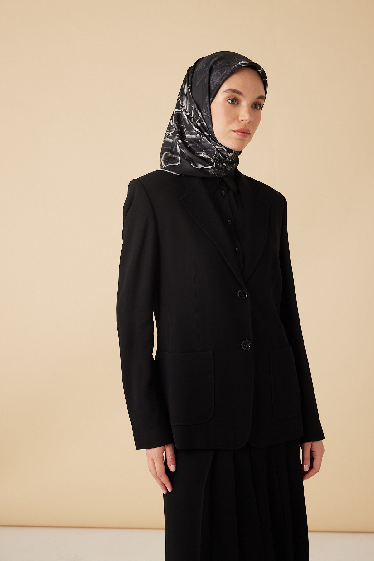 NEŞVE TİVİL İPEK EŞARP 90*90 CM - SİYAH