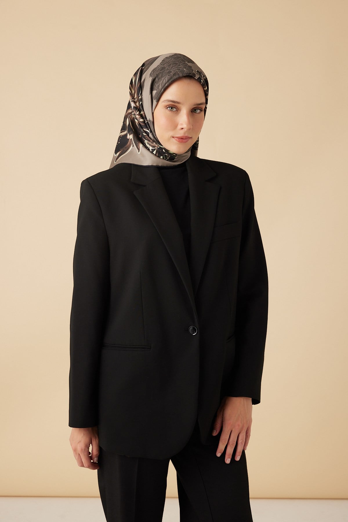 NEŞVE TİVİL İPEK EŞARP 90*90 CM - VİZON