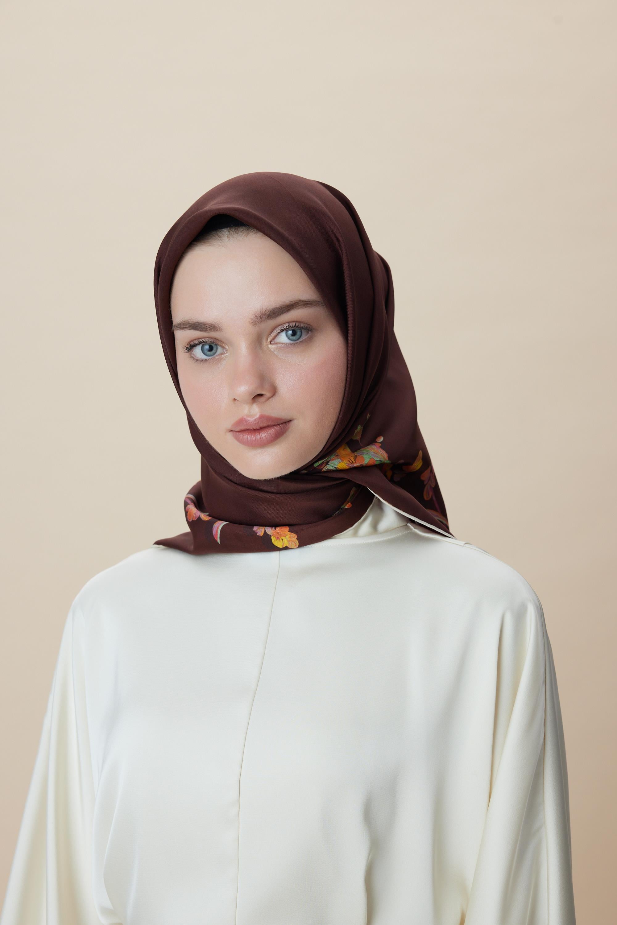 NEVA ÇİFT TARAFLI TİVİL İPEK EŞARP 90*90 CM - BORDO KAHVERENGİ