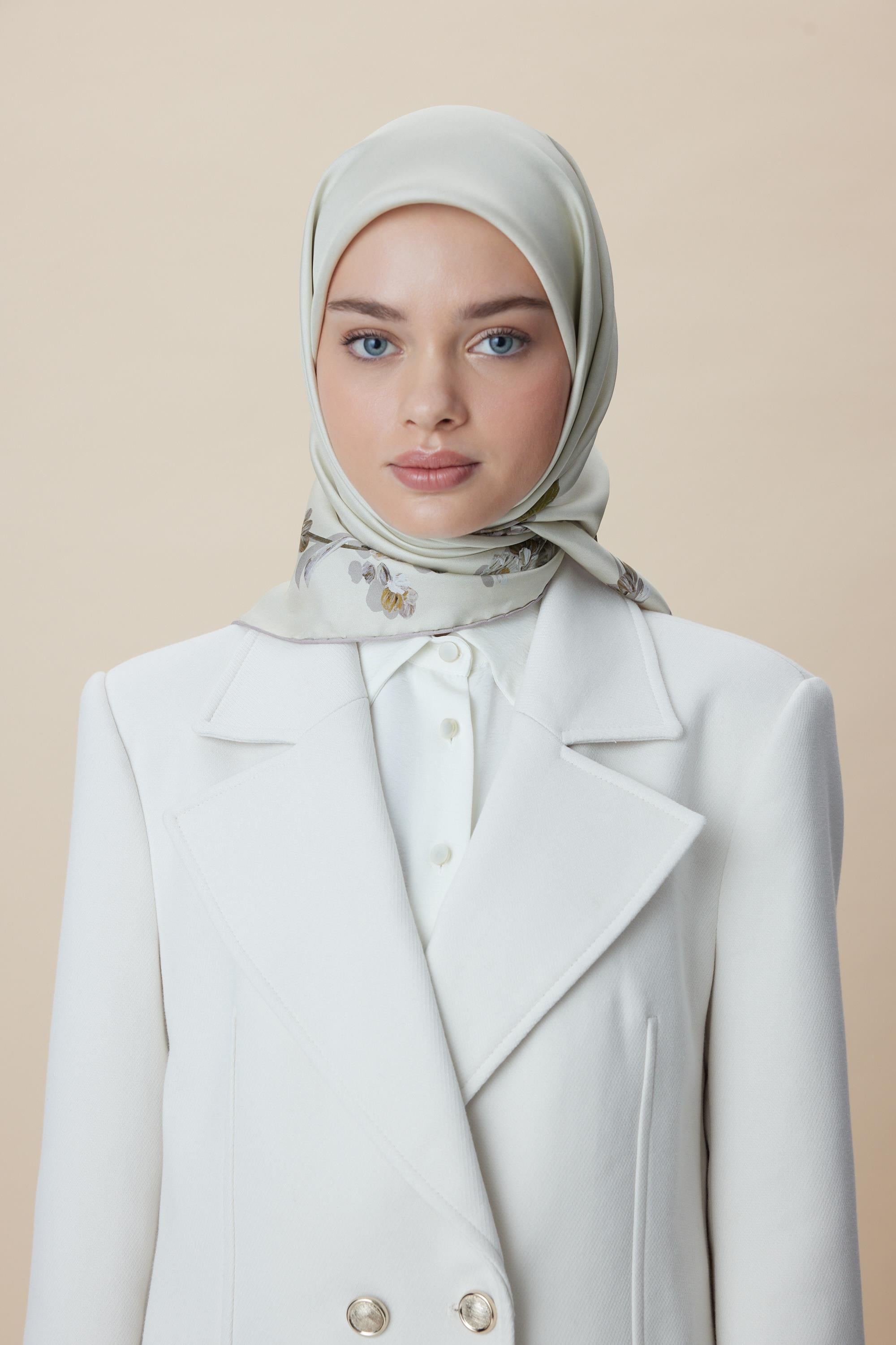 NEVA ÇİFT TARAFLI TİVİL İPEK EŞARP 90*90 CM - KREM