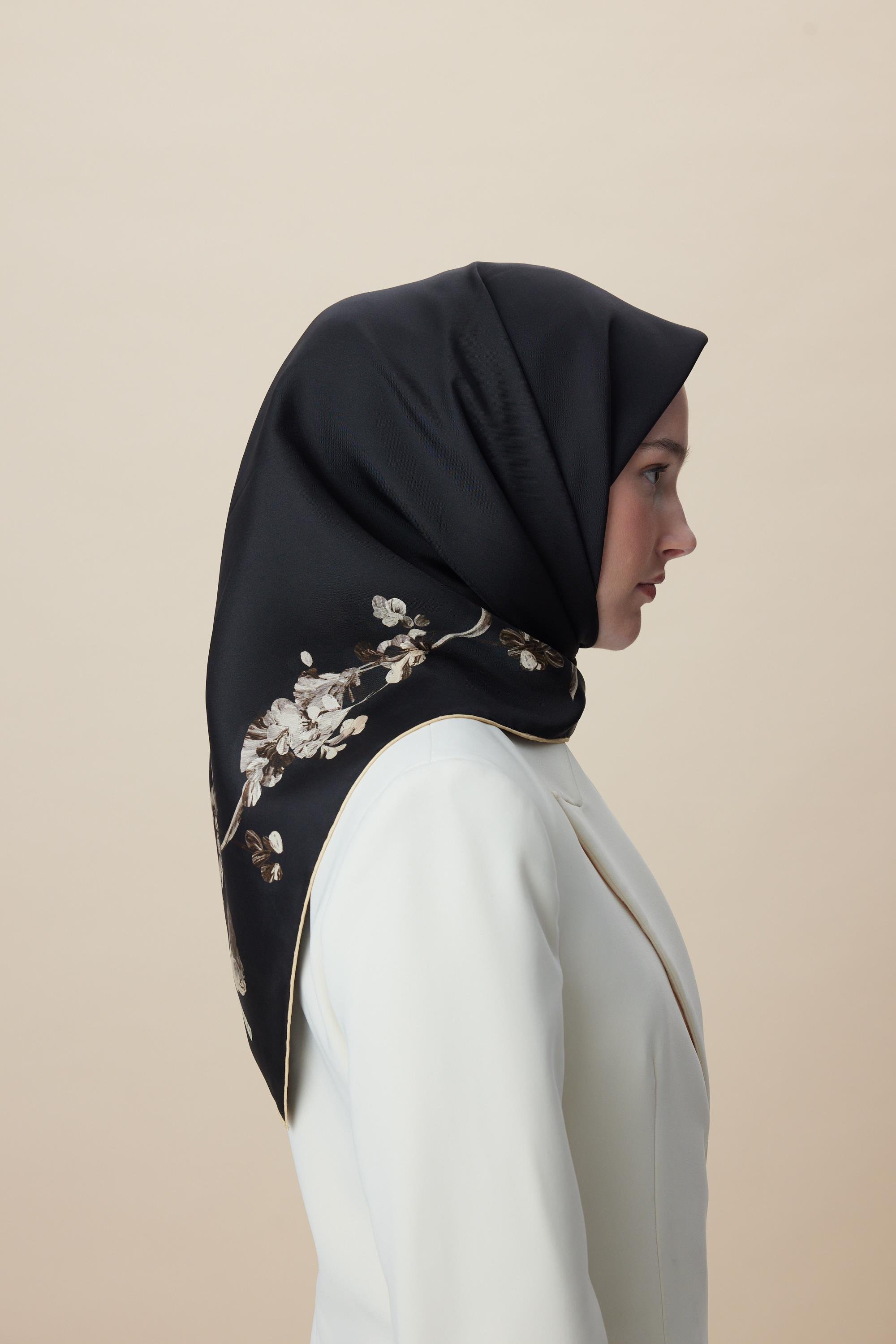 NEVA ÇİFT TARAFLI TİVİL İPEK EŞARP 90*90 CM - SİYAH