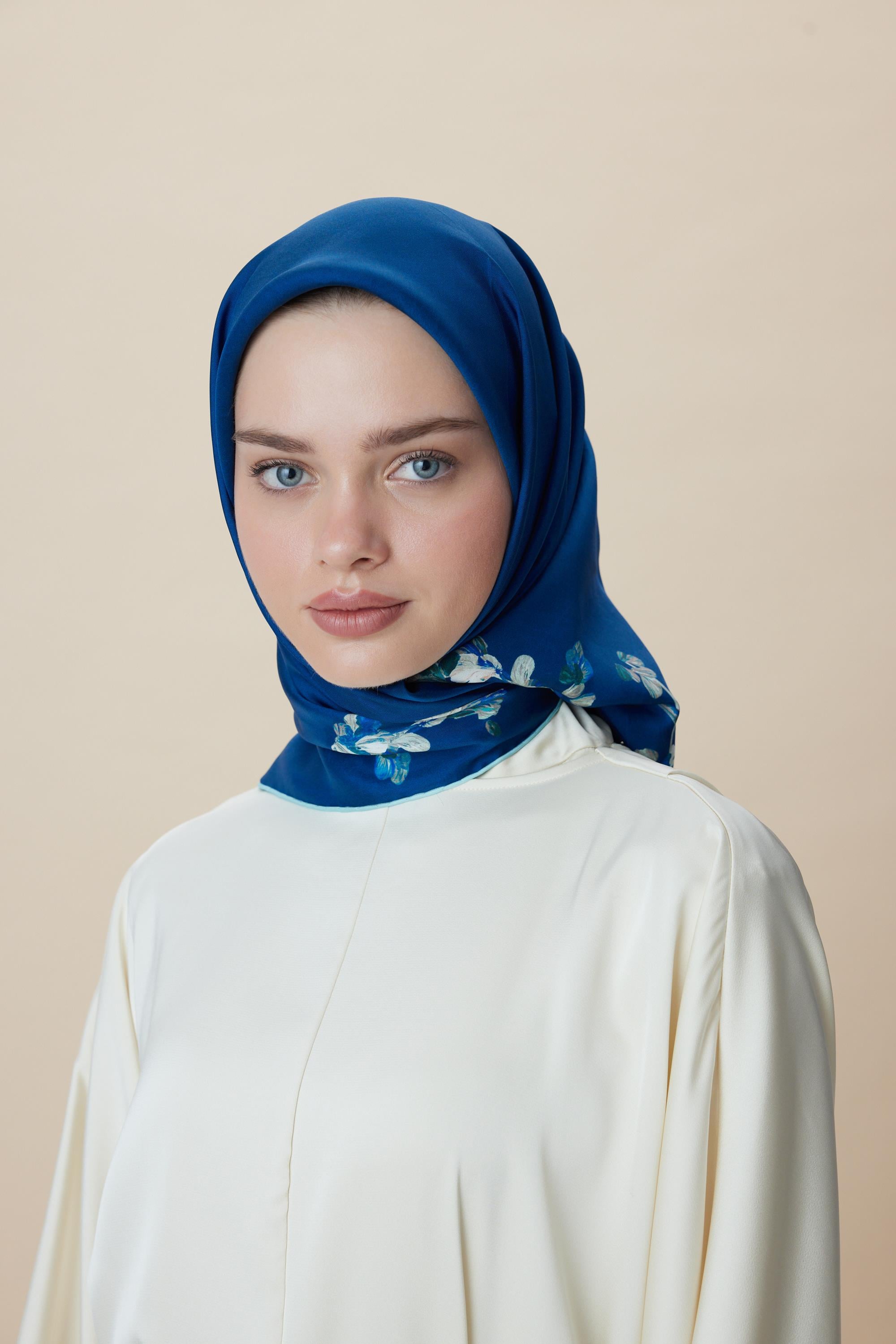 NEVA ÇİFT TARAFLI TİVİL İPEK EŞARP 90*90 CM - LACİVERT MAVİ