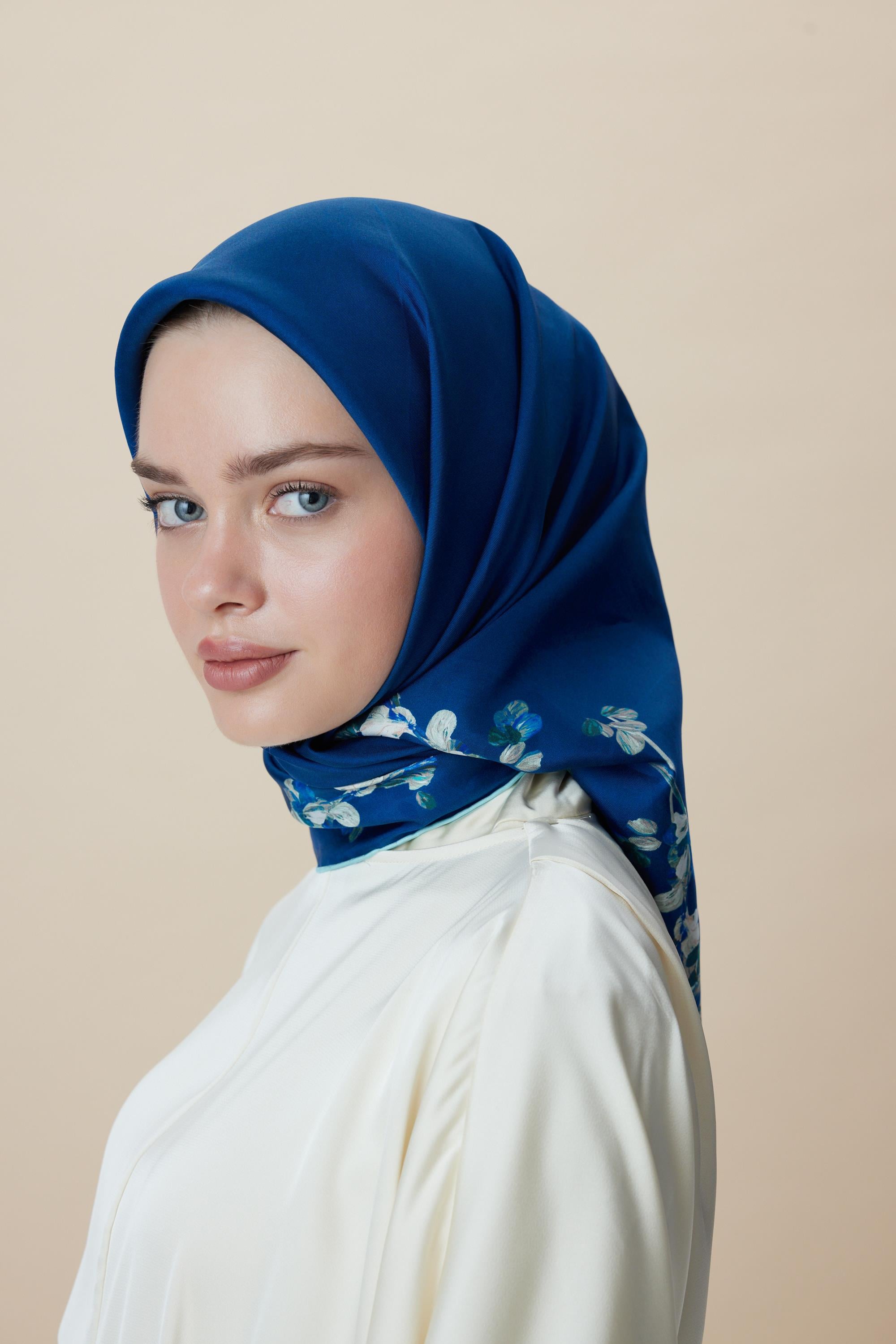 NEVA ÇİFT TARAFLI TİVİL İPEK EŞARP 90*90 CM - LACİVERT MAVİ