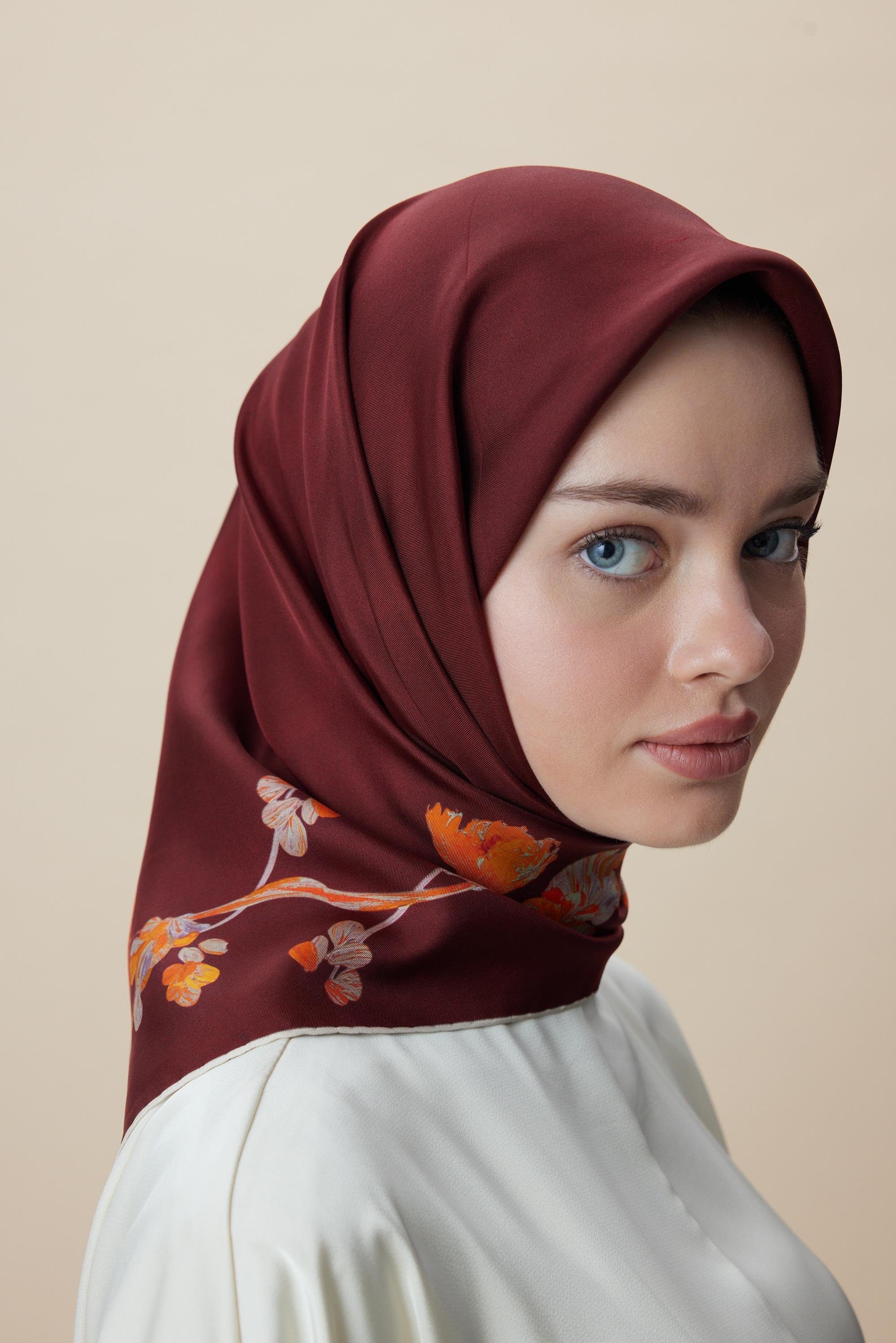 NEVA ÇİFT TARAFLI TİVİL İPEK EŞARP 90*90 CM - BORDO KAHVERENGİ