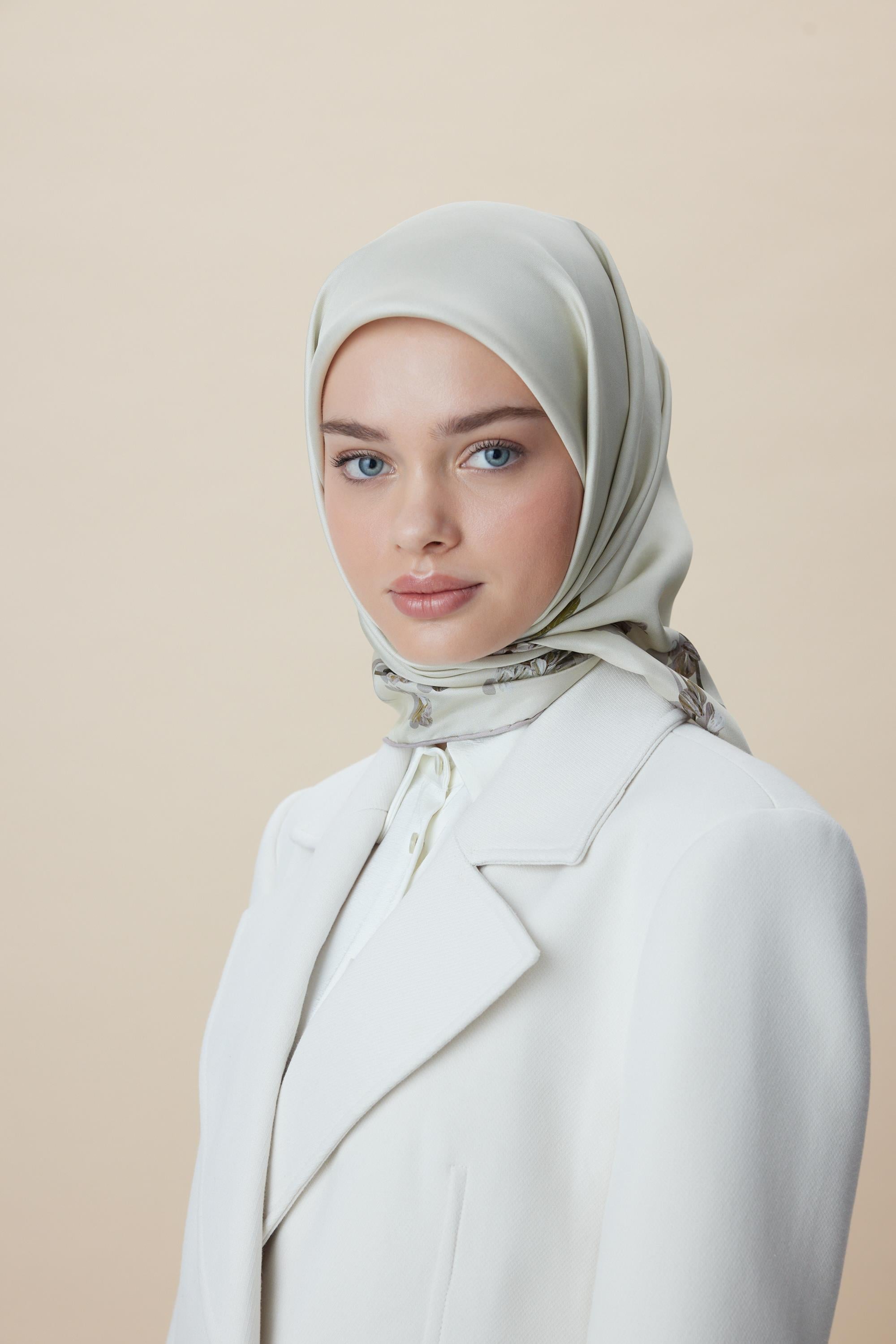 NEVA ÇİFT TARAFLI TİVİL İPEK EŞARP 90*90 CM - KREM