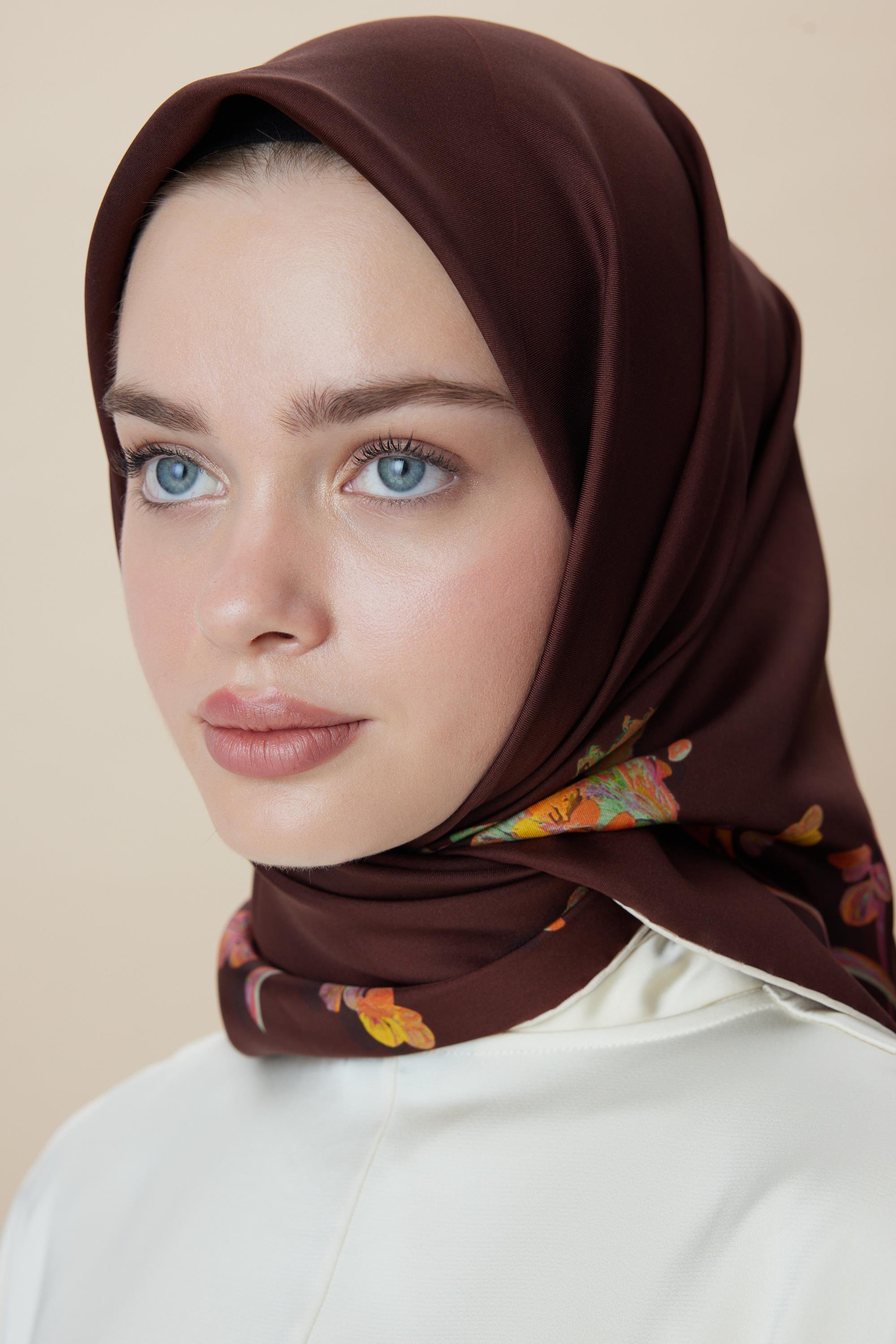 NEVA ÇİFT TARAFLI TİVİL İPEK EŞARP 90*90 CM - BORDO KAHVERENGİ