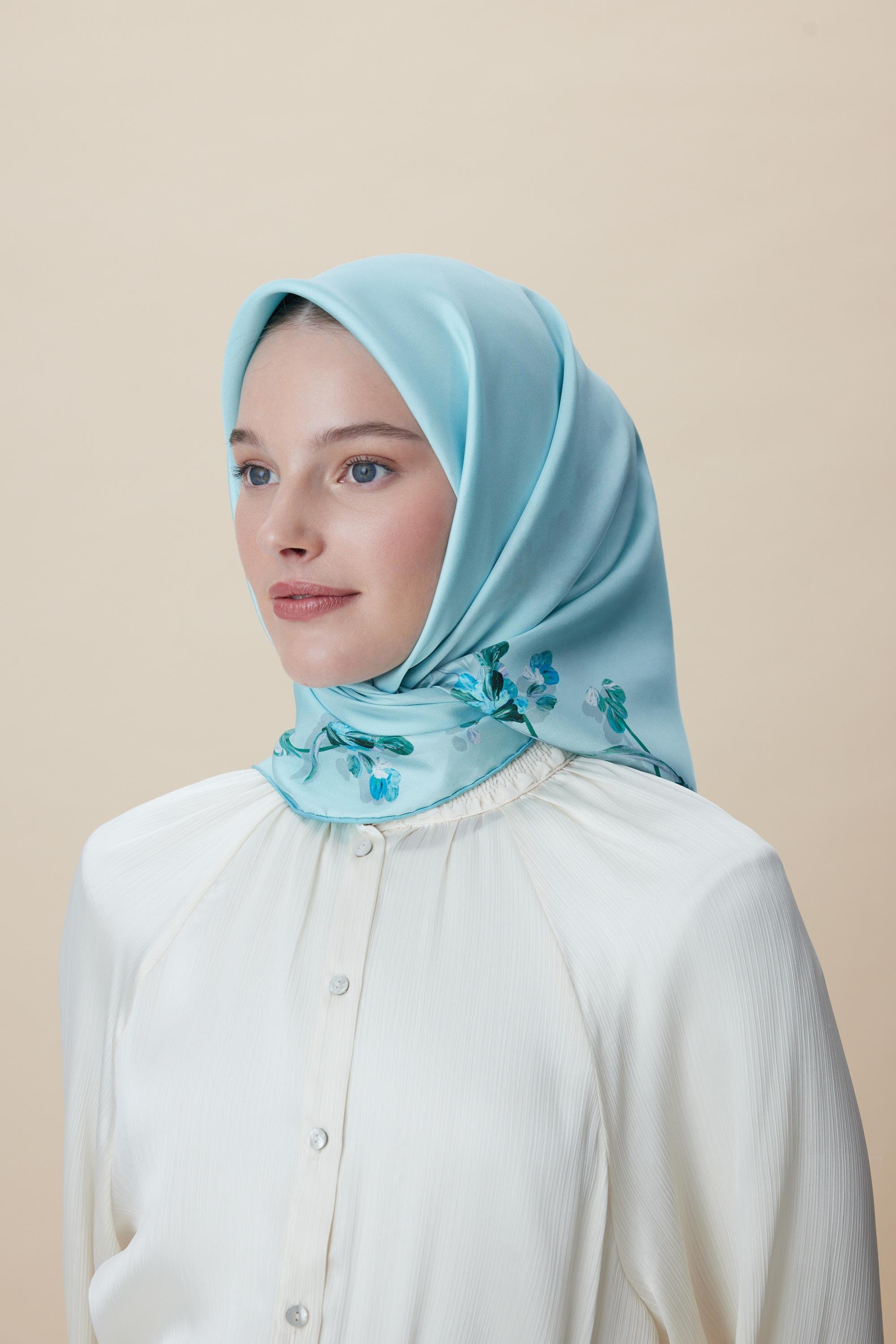 NEVA ÇİFT TARAFLI TİVİL İPEK EŞARP 90*90 CM - AÇIK MAVİ