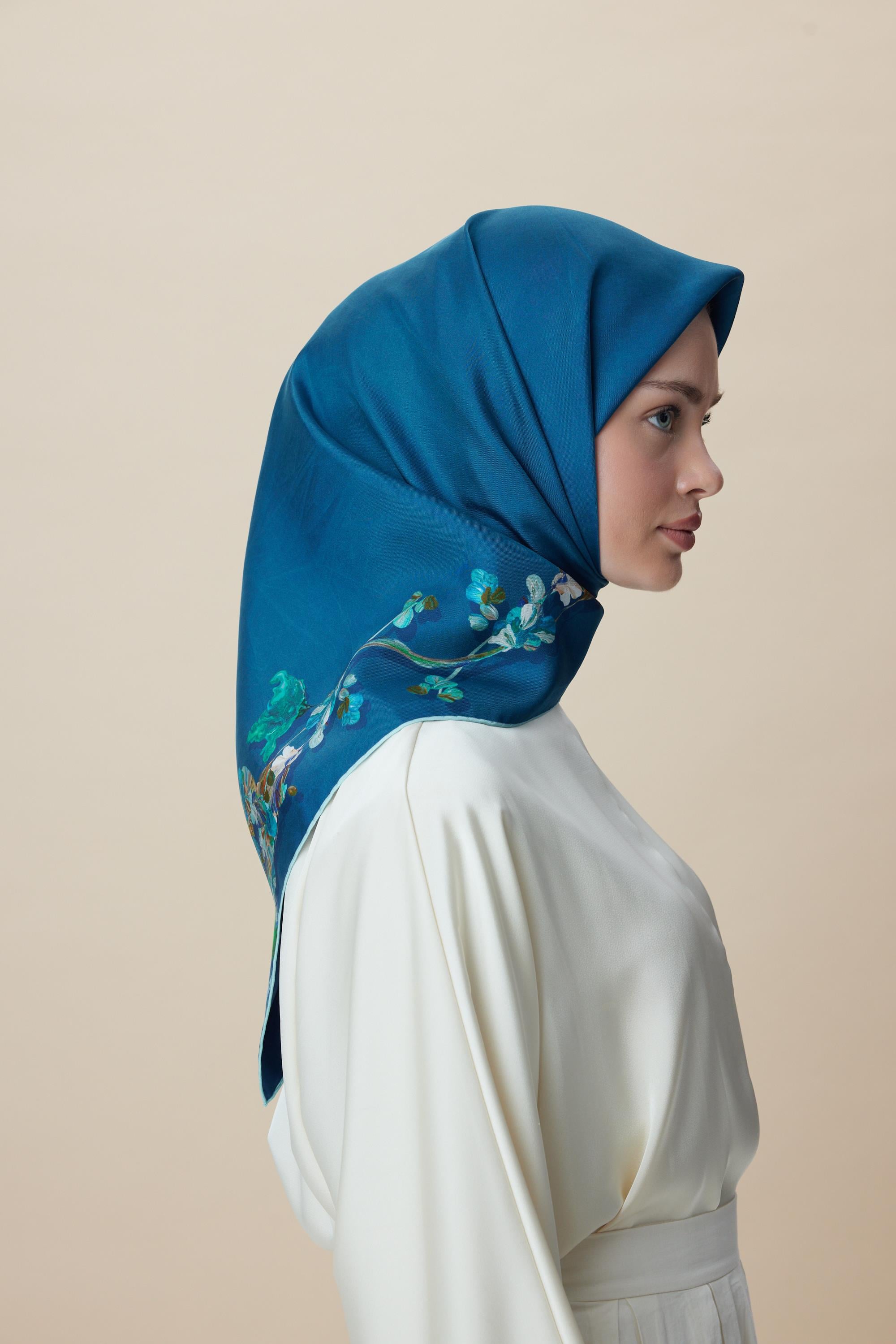 NEVA ÇİFT TARAFLI TİVİL İPEK EŞARP 90*90 CM - LACİVERT MAVİ
