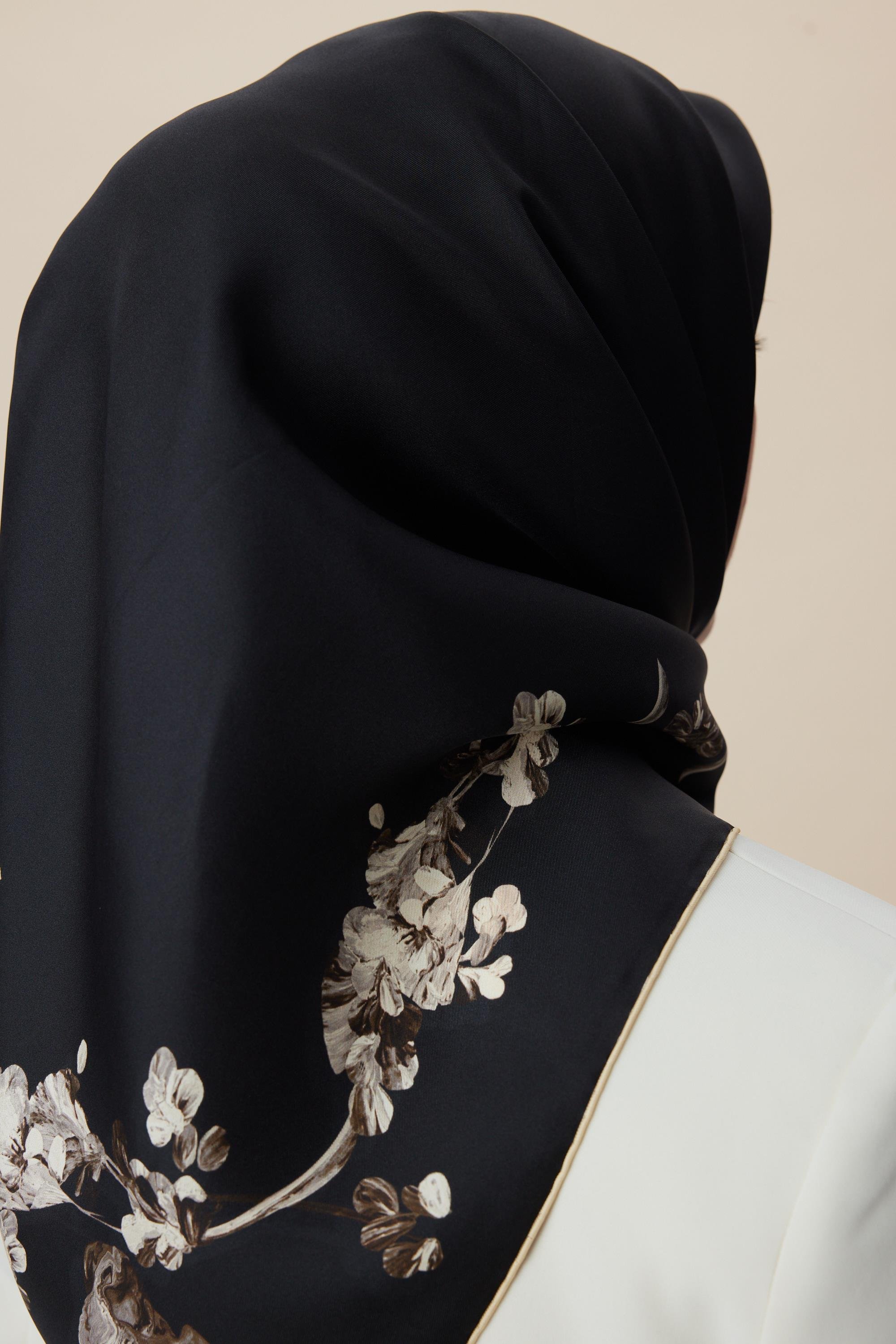 NEVA ÇİFT TARAFLI TİVİL İPEK EŞARP 90*90 CM - SİYAH