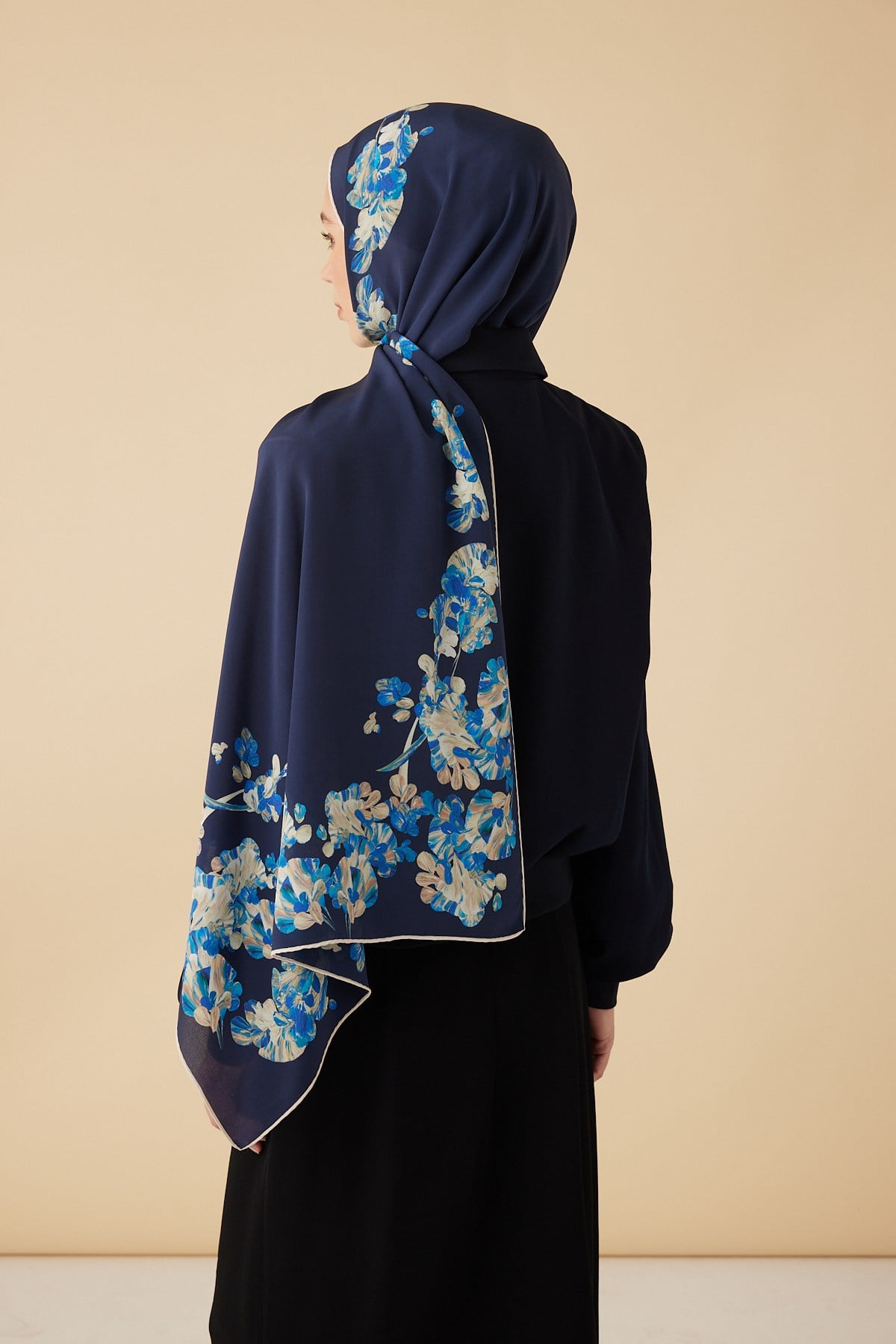 NEVA KREP İPEK ŞAL 70*190 CM - LACİVERT