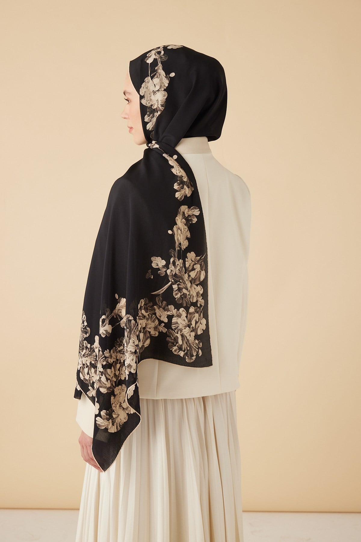 NEVA KREP İPEK ŞAL 70*190 CM - SİYAH BEJ