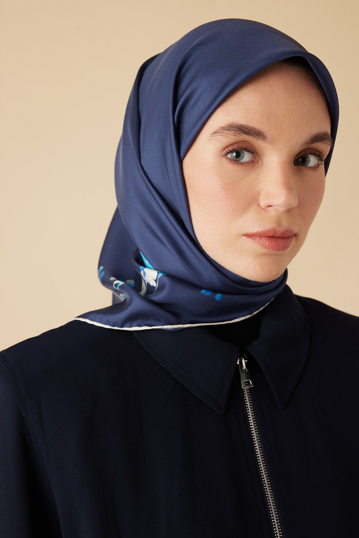 NEVA TİVİL İPEK EŞARP 90*90 CM - LACİVERT
