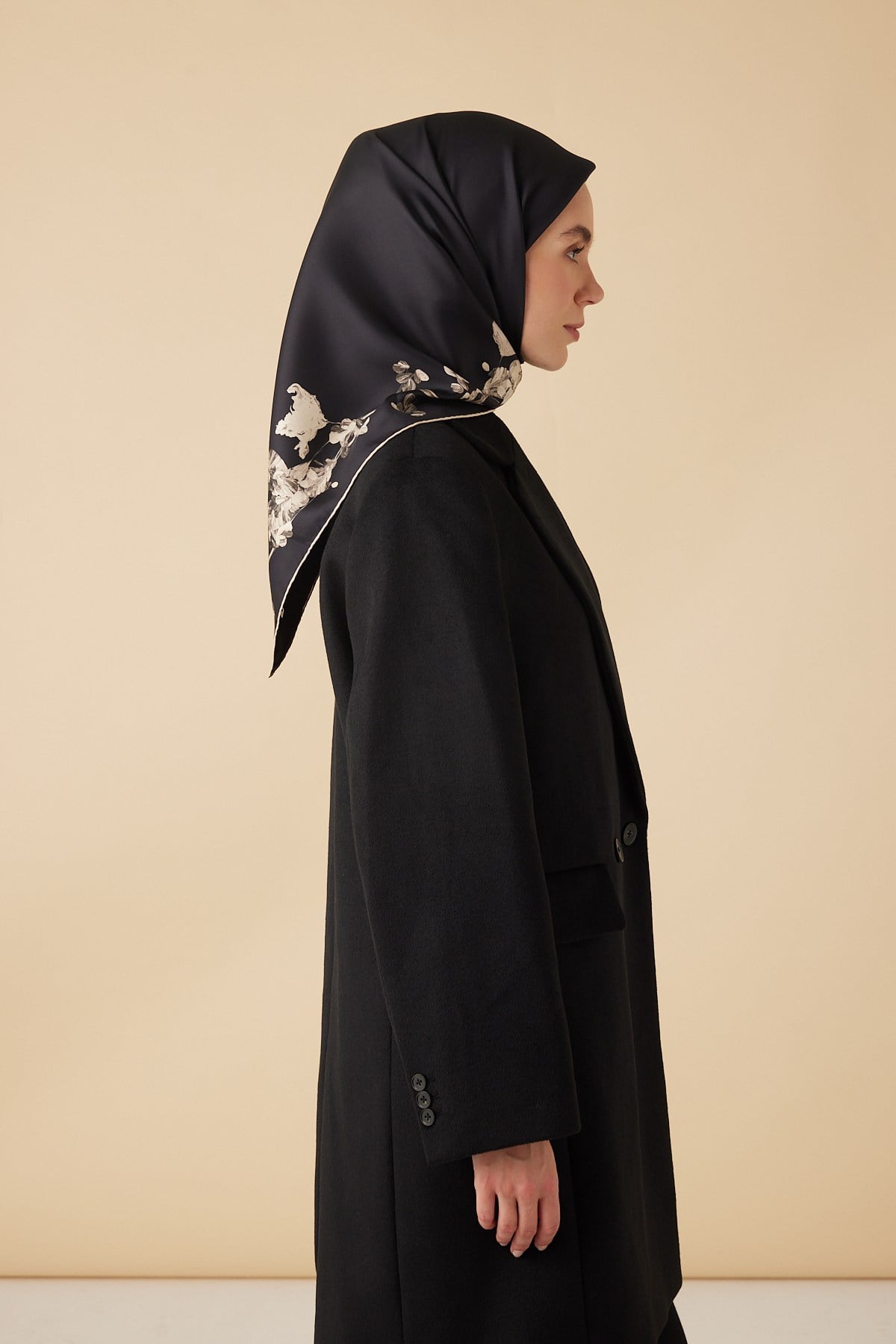 NEVA TİVİL İPEK EŞARP 90*90 CM - SİYAH BEJ