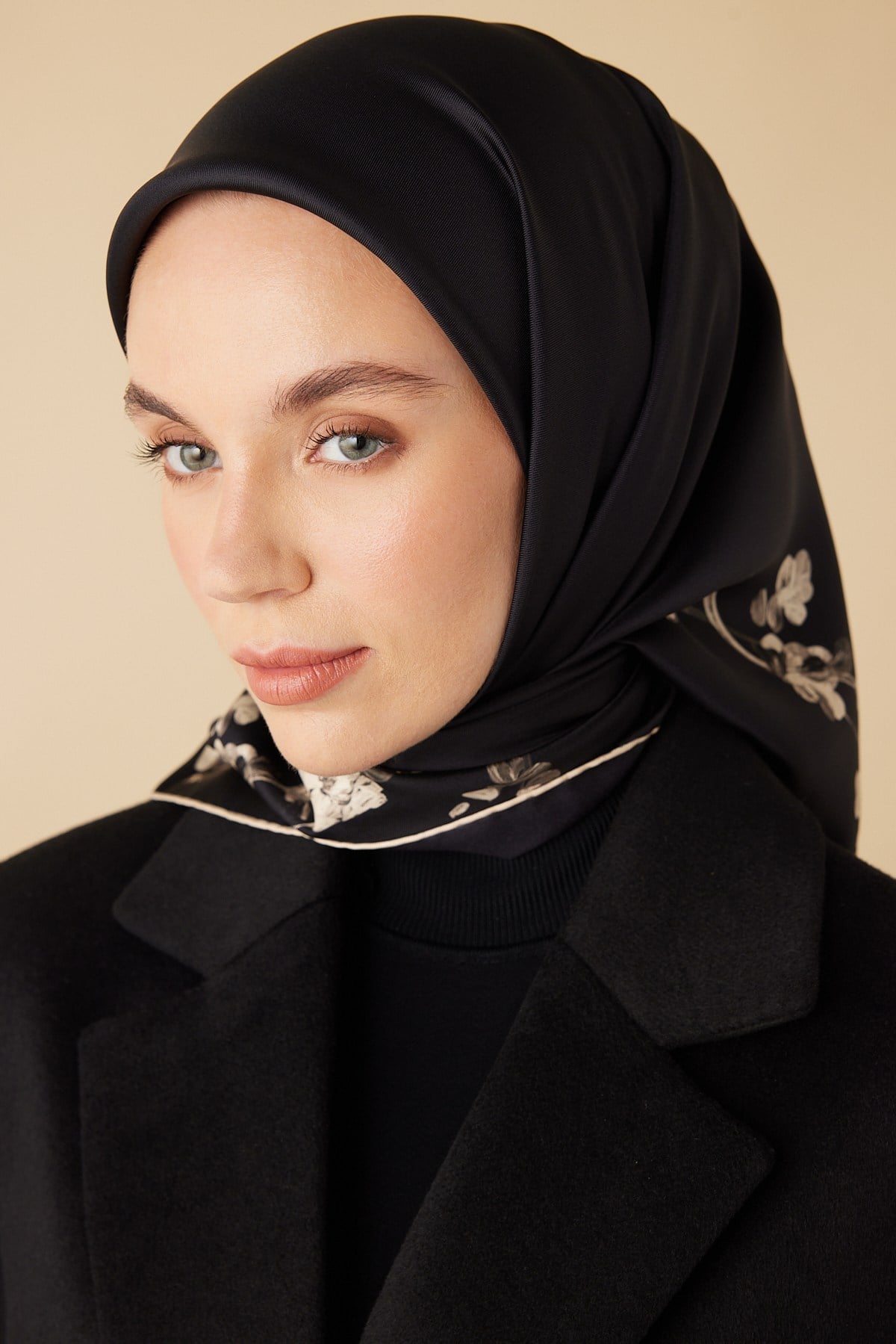 NEVA TİVİL İPEK EŞARP 90*90 CM - SİYAH BEJ