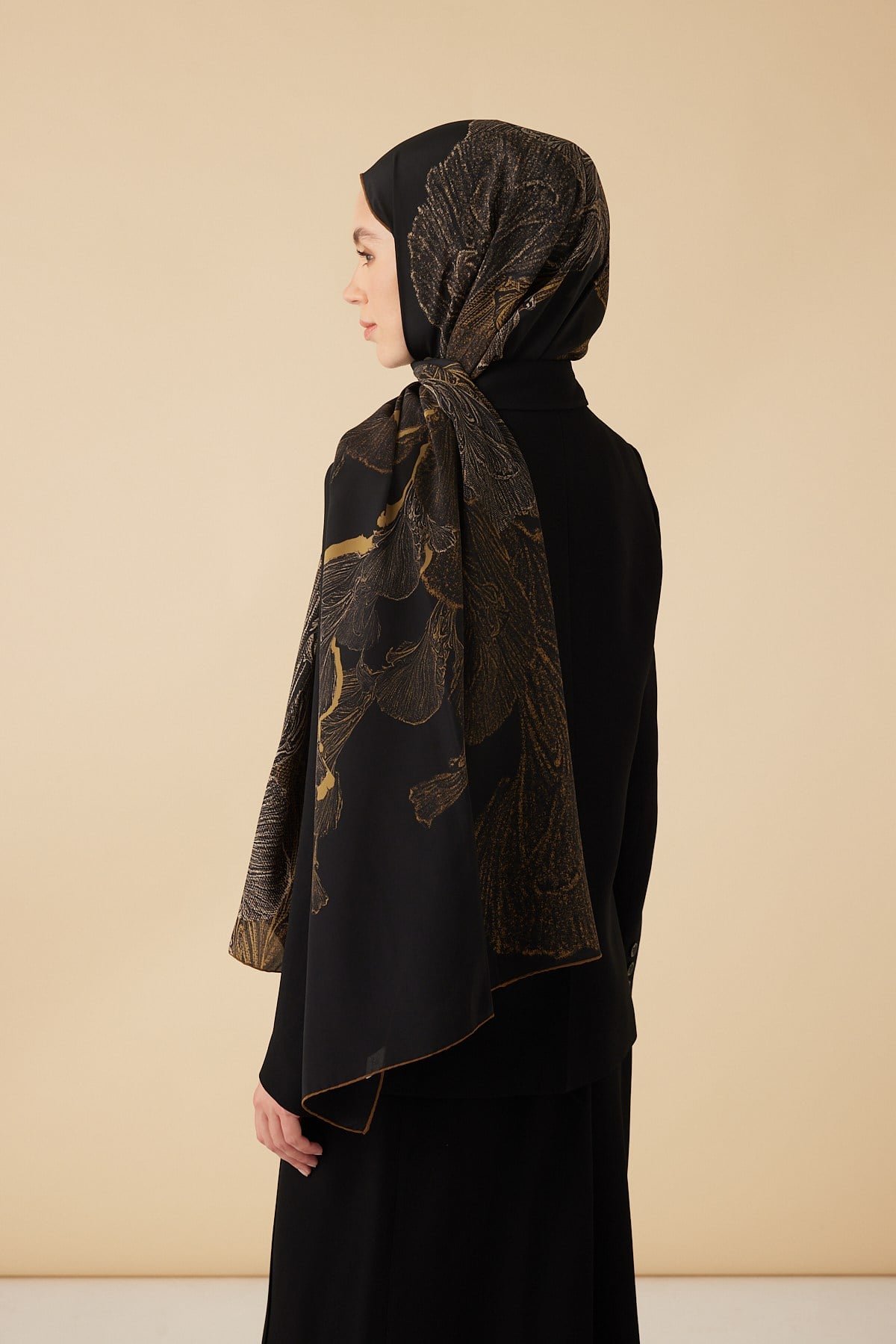 RUBA KREP İPEK ŞAL 70*190 CM - GOLD SİYAH