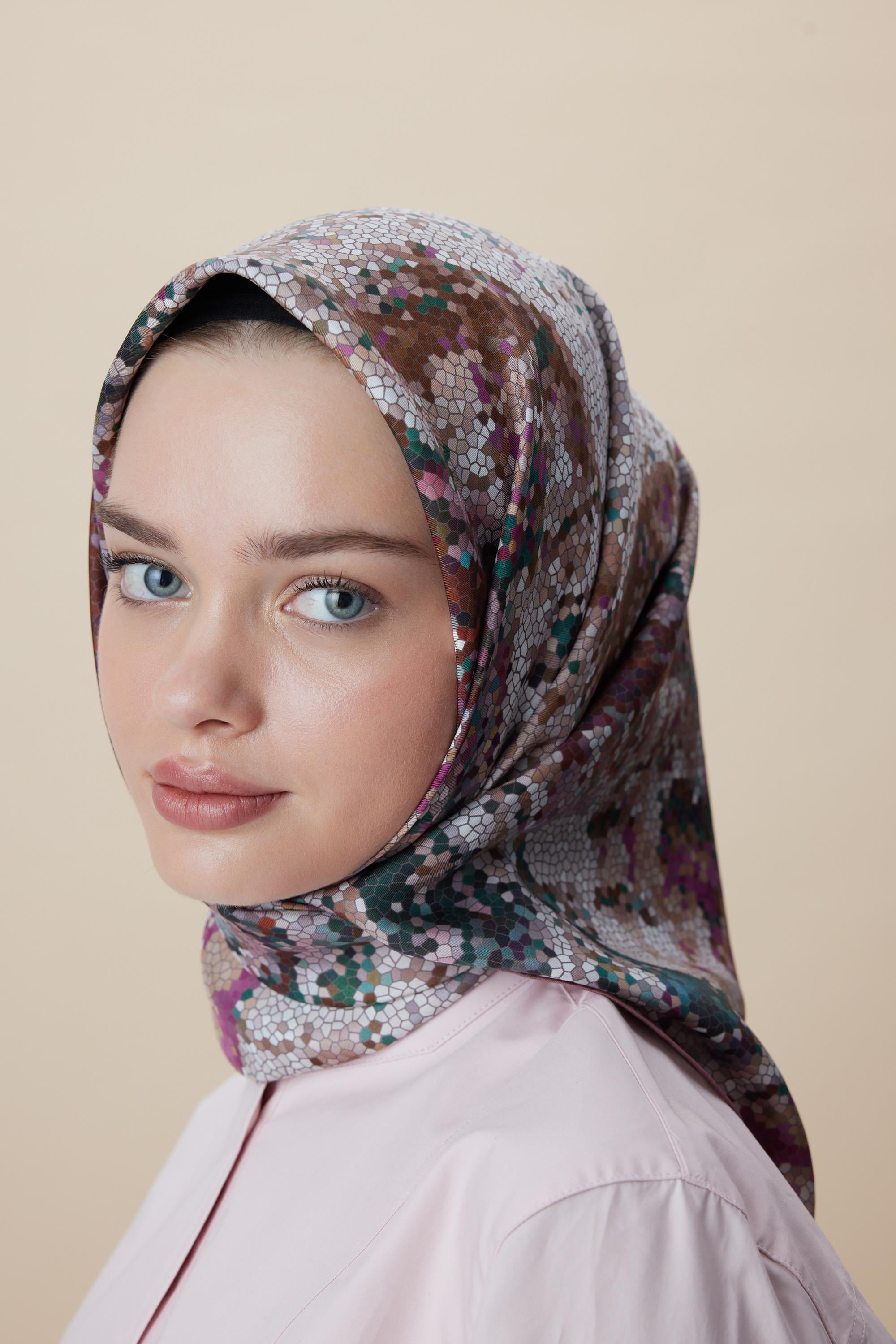 SU MASALI ÇİFT TARAFLI TİVİL İPEK EŞARP 90*90 CM - PUDRA PEMBE