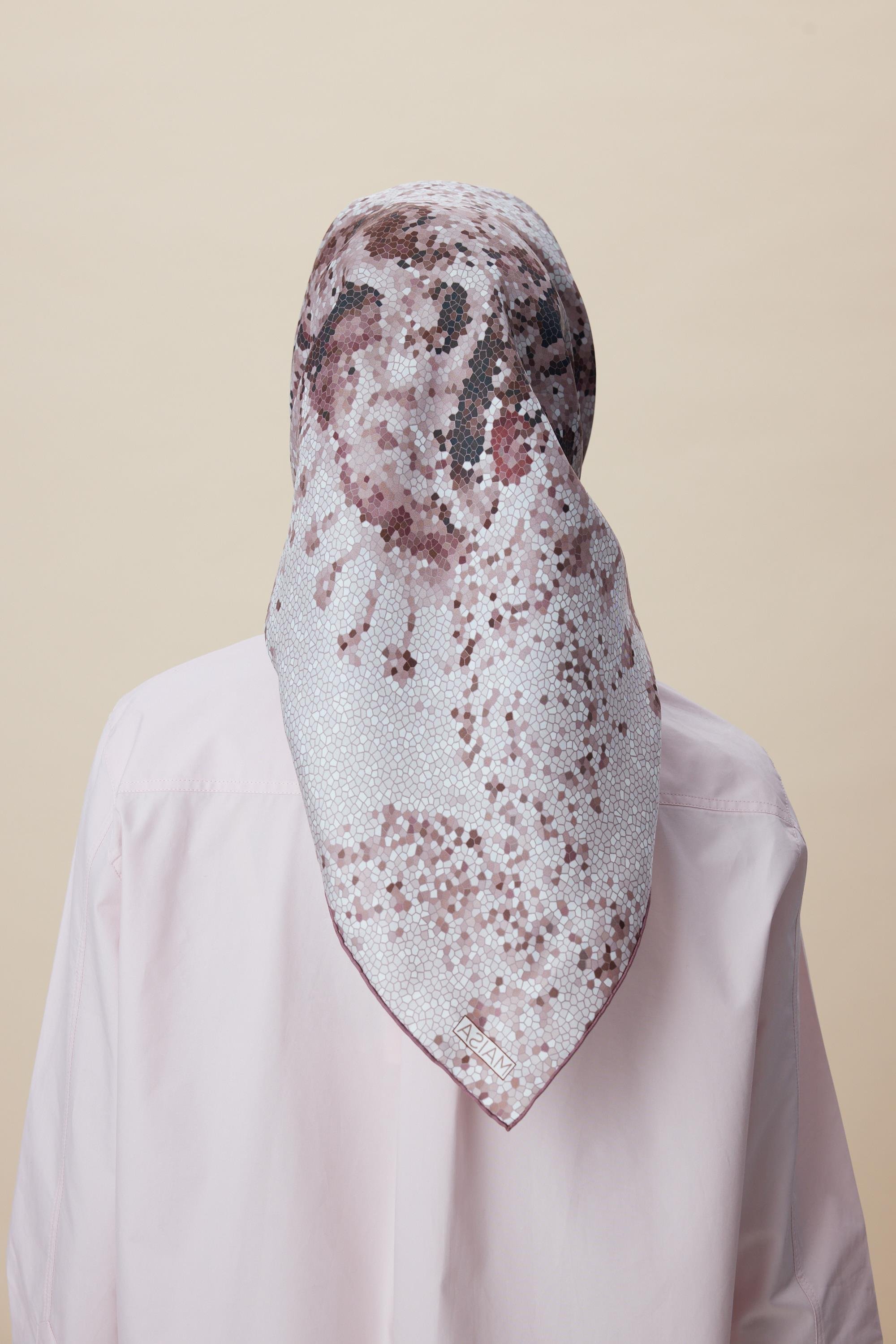 SU MASALI ÇİFT TARAFLI TİVİL İPEK EŞARP 90*90 CM - PUDRA PEMBE