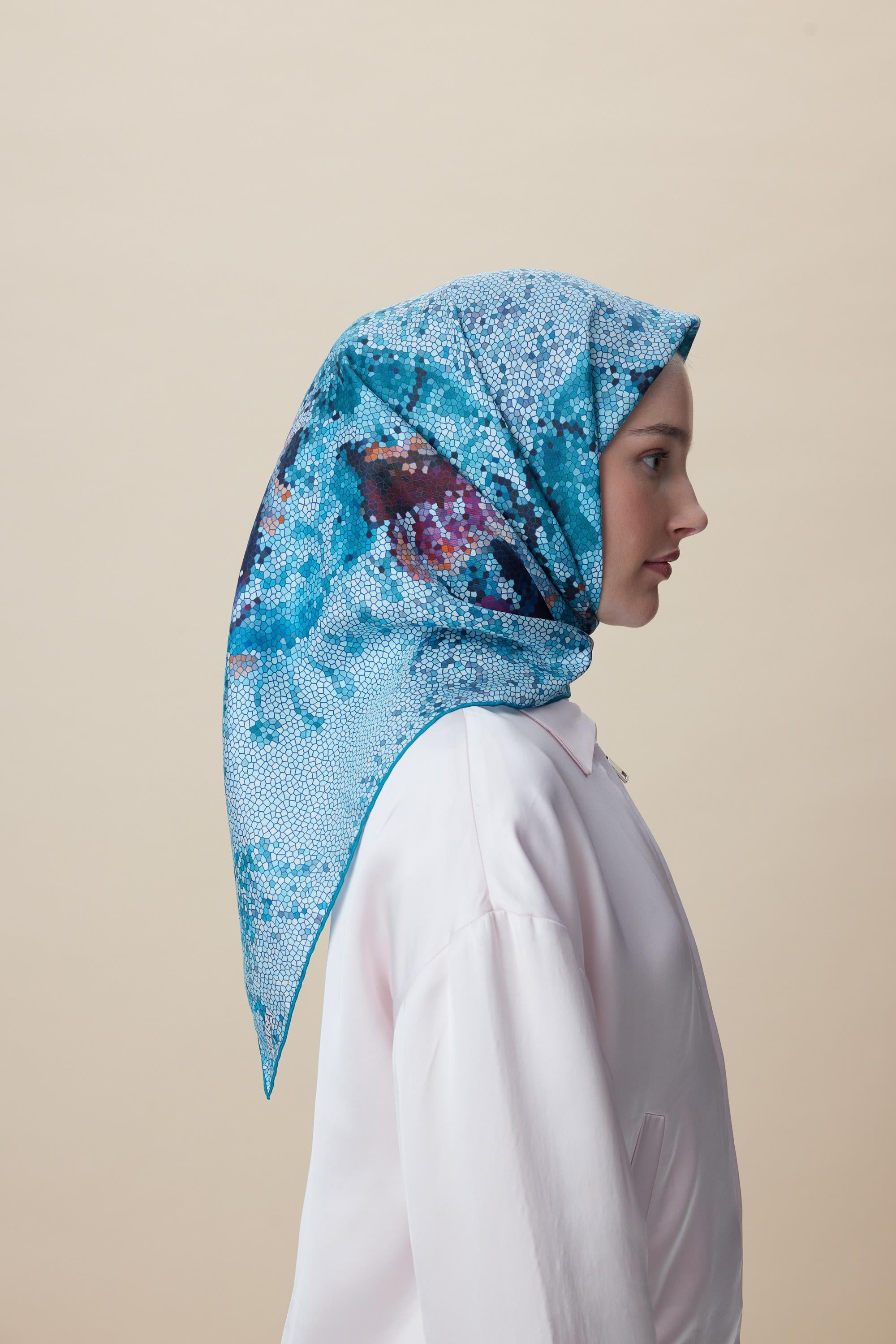 SU MASALI ÇİFT TARAFLI TİVİL İPEK EŞARP 90*90 CM - MAVİ