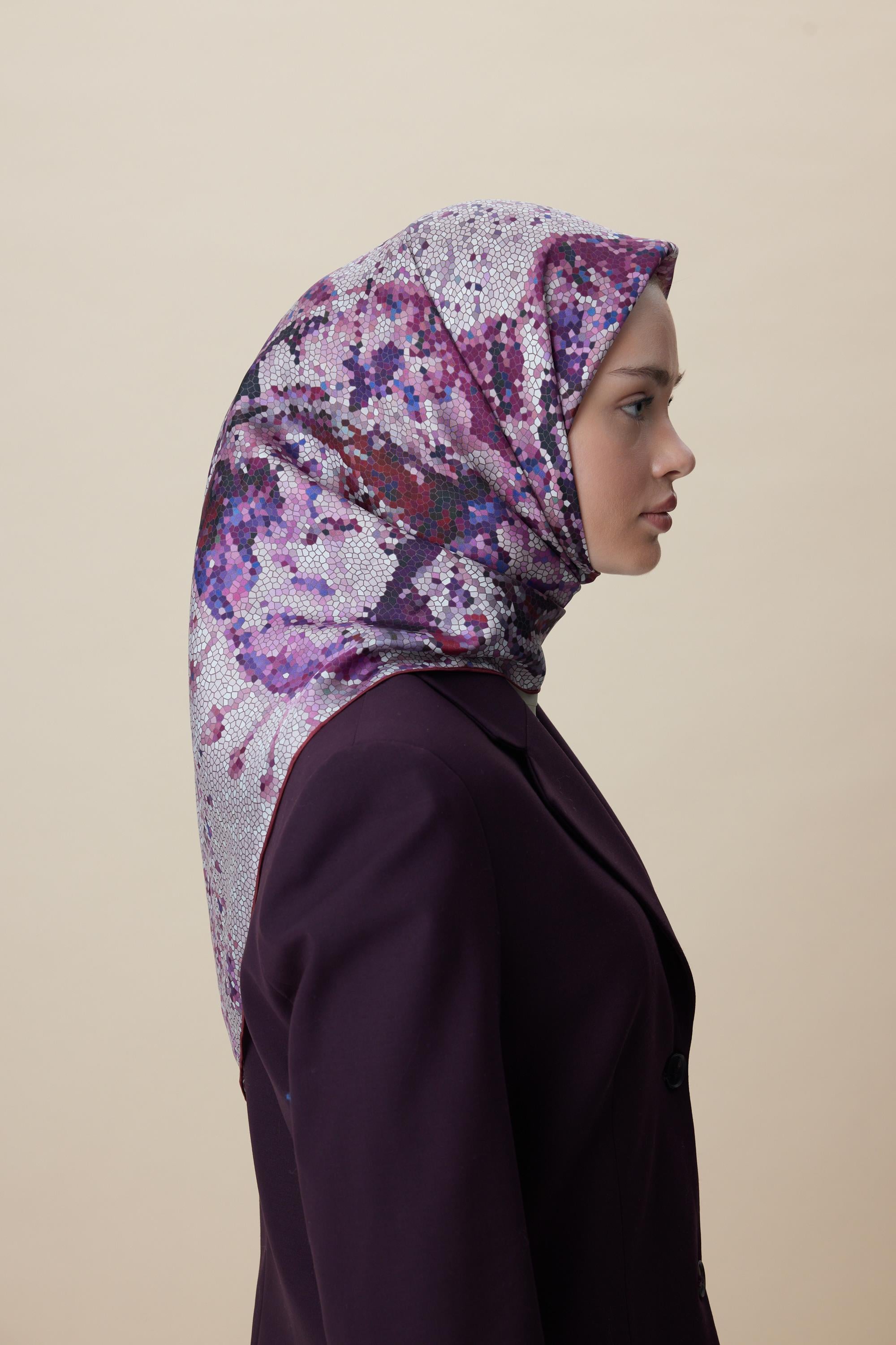 SU MASALI ÇİFT TARAFLI TİVİL İPEK EŞARP 90*90 CM - GÜL KURUSU