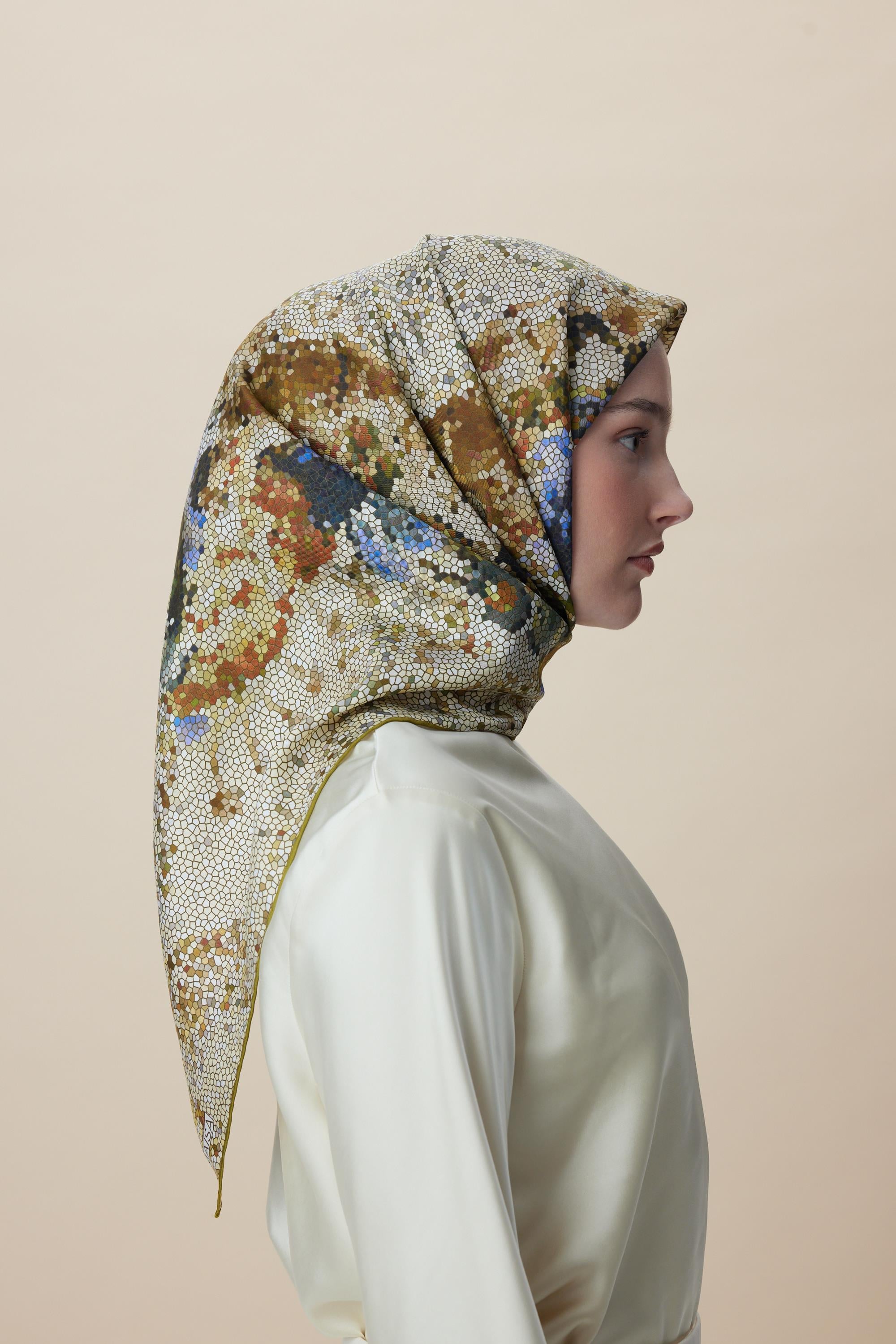 SU MASALI ÇİFT TARAFLI TİVİL İPEK EŞARP 90*90 CM - SARI