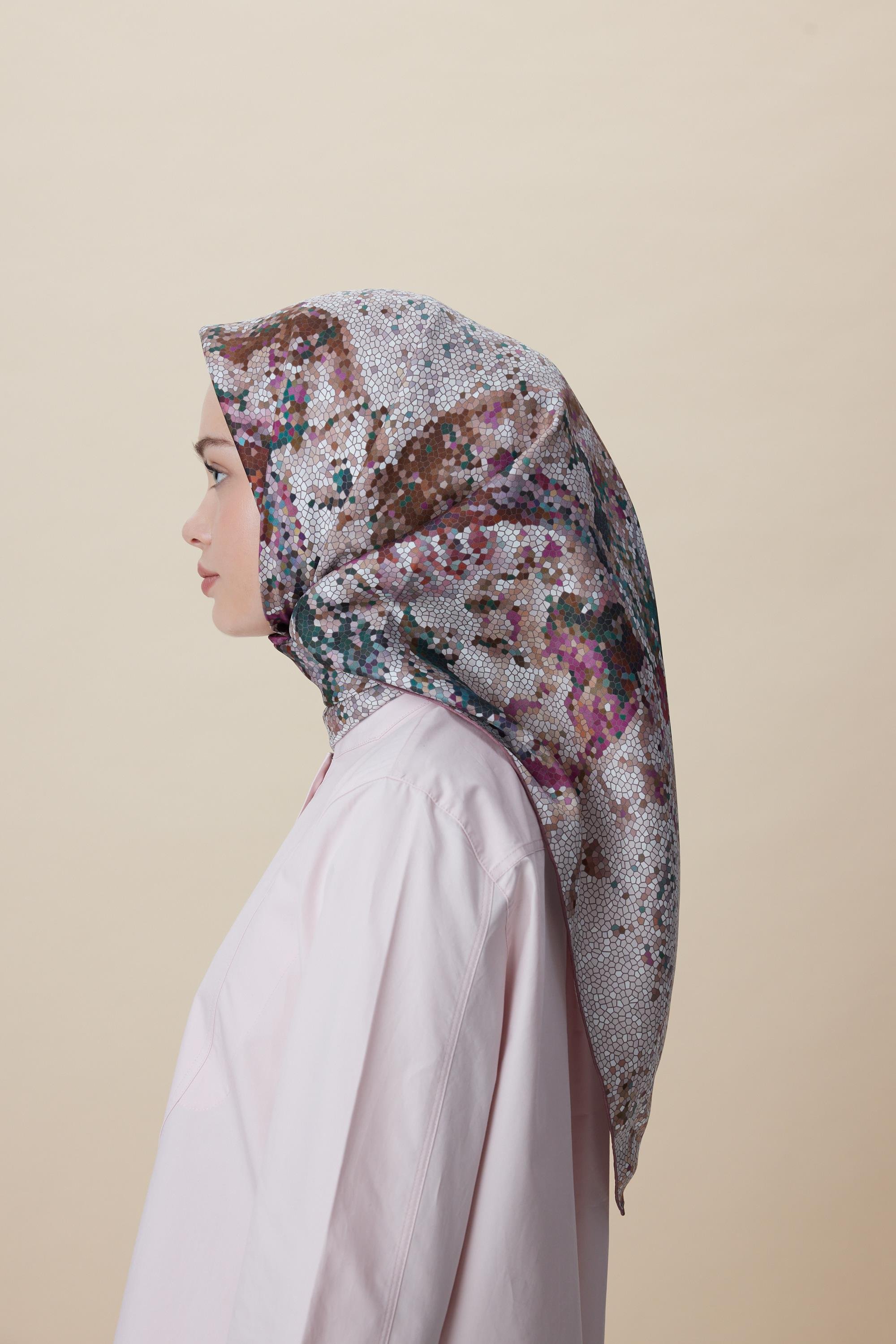 SU MASALI ÇİFT TARAFLI TİVİL İPEK EŞARP 90*90 CM - PUDRA PEMBE