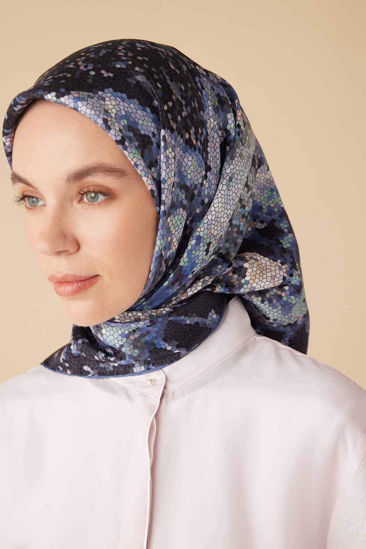 SU MASALI TİVİL İPEK EŞARP 90*90 CM - LACİVERT
