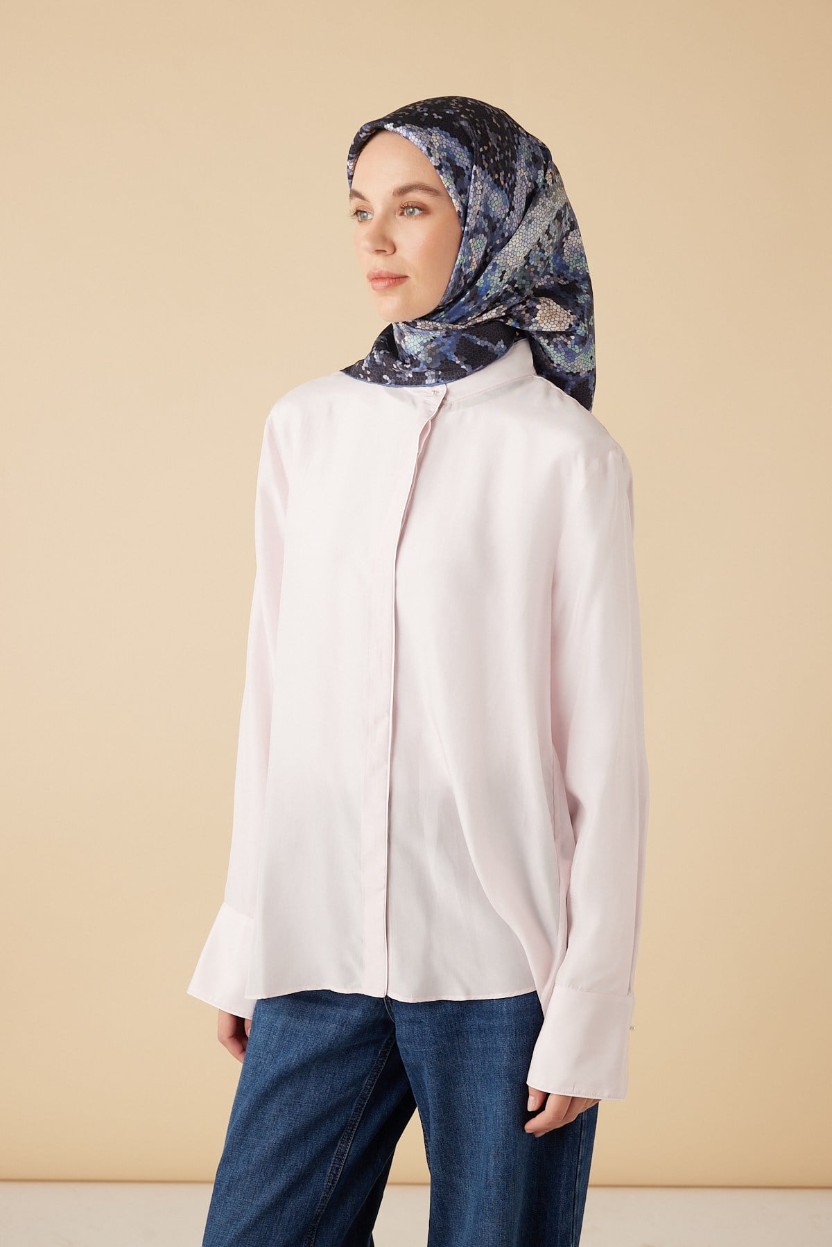 SU MASALI TİVİL İPEK EŞARP 90*90 CM - LACİVERT