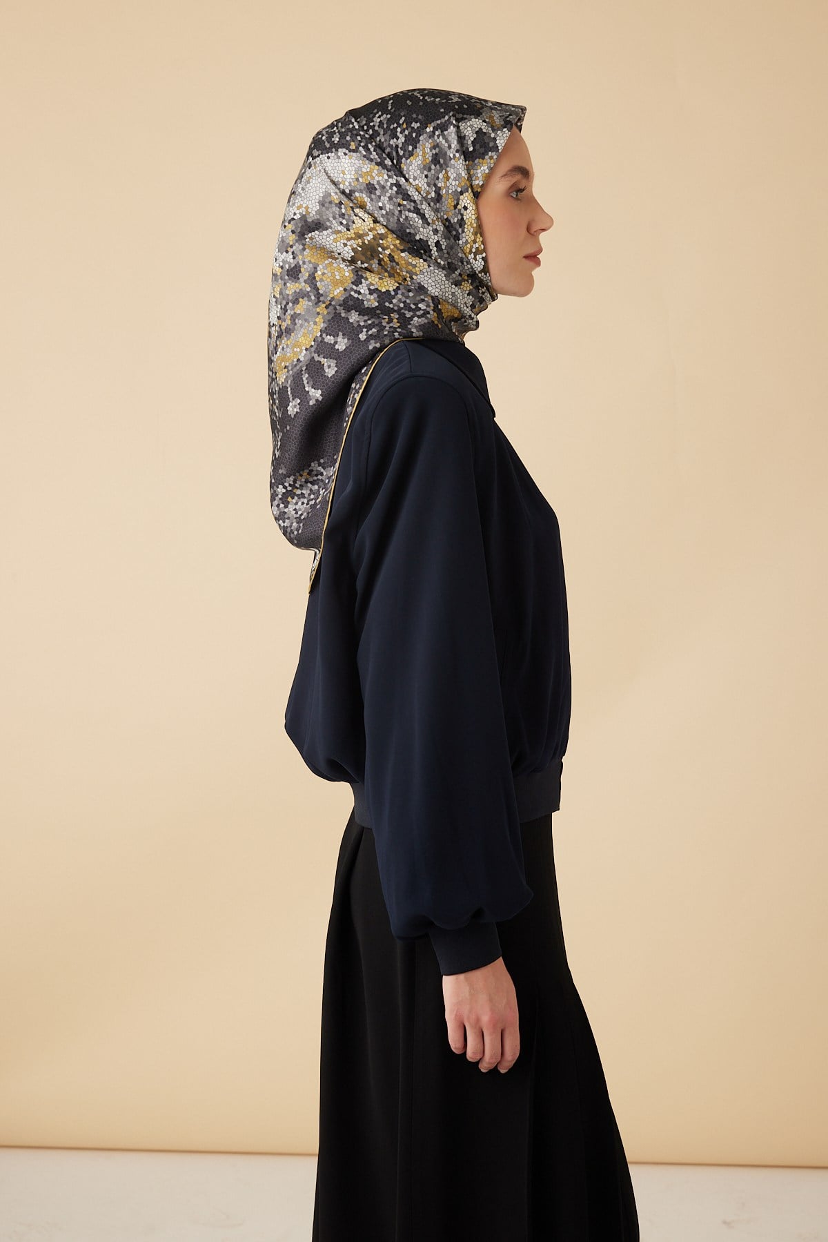 SU MASALI TİVİL İPEK EŞARP 90*90 CM - SİYAH