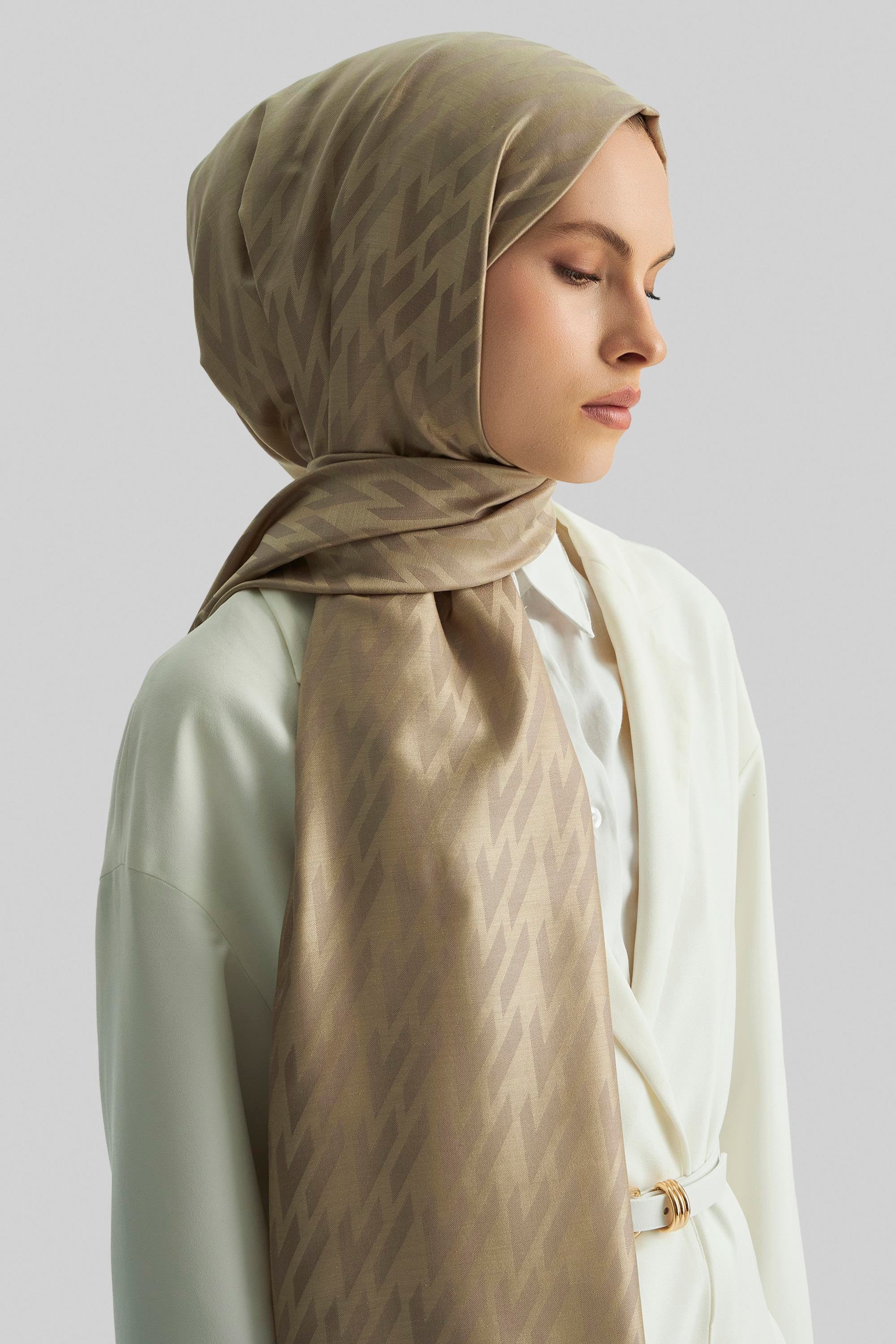 UMAY %100 İPEK JAKARLI ŞAL-BEJ