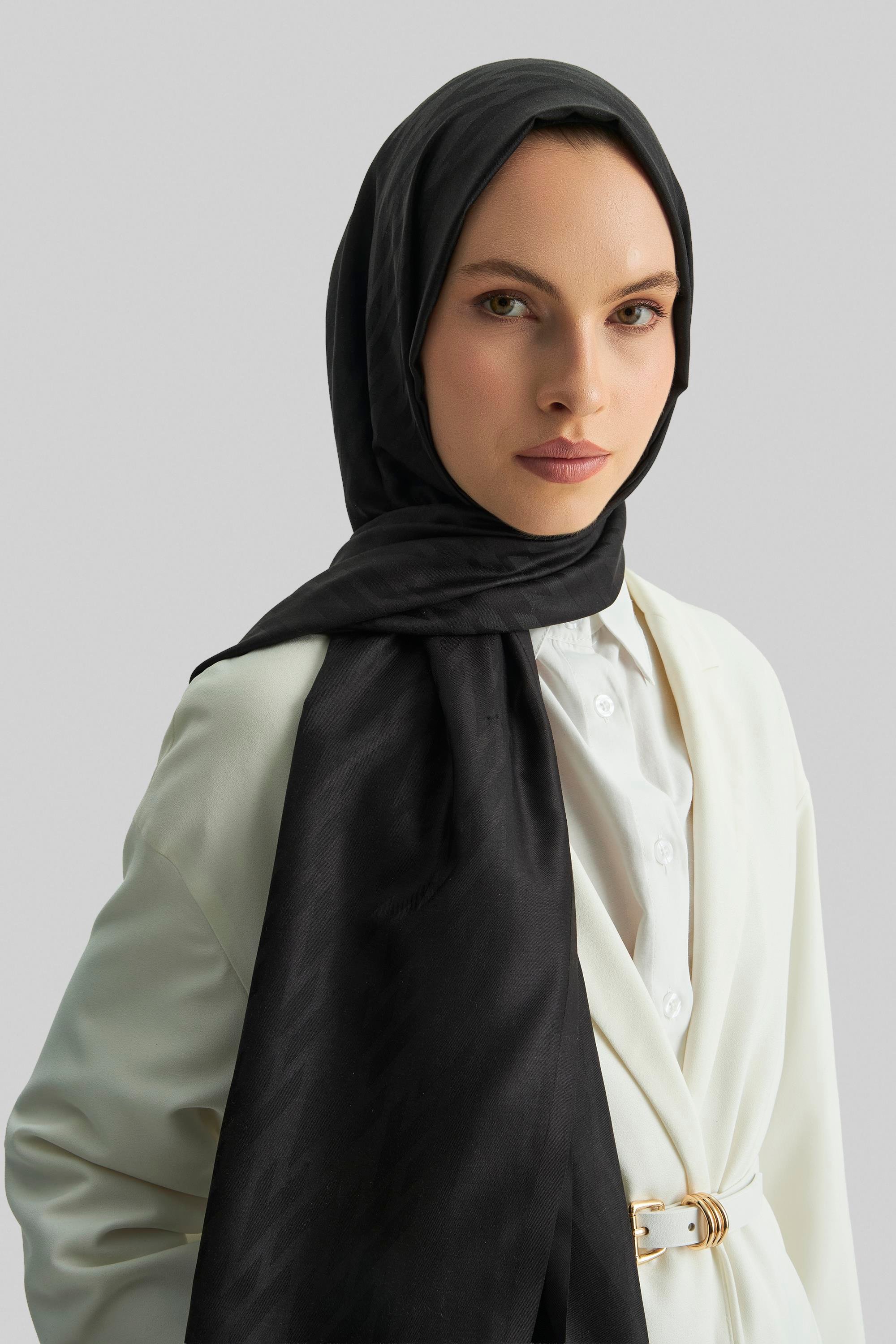 UMAY %100 İPEK JAKARLI ŞAL-SİYAH